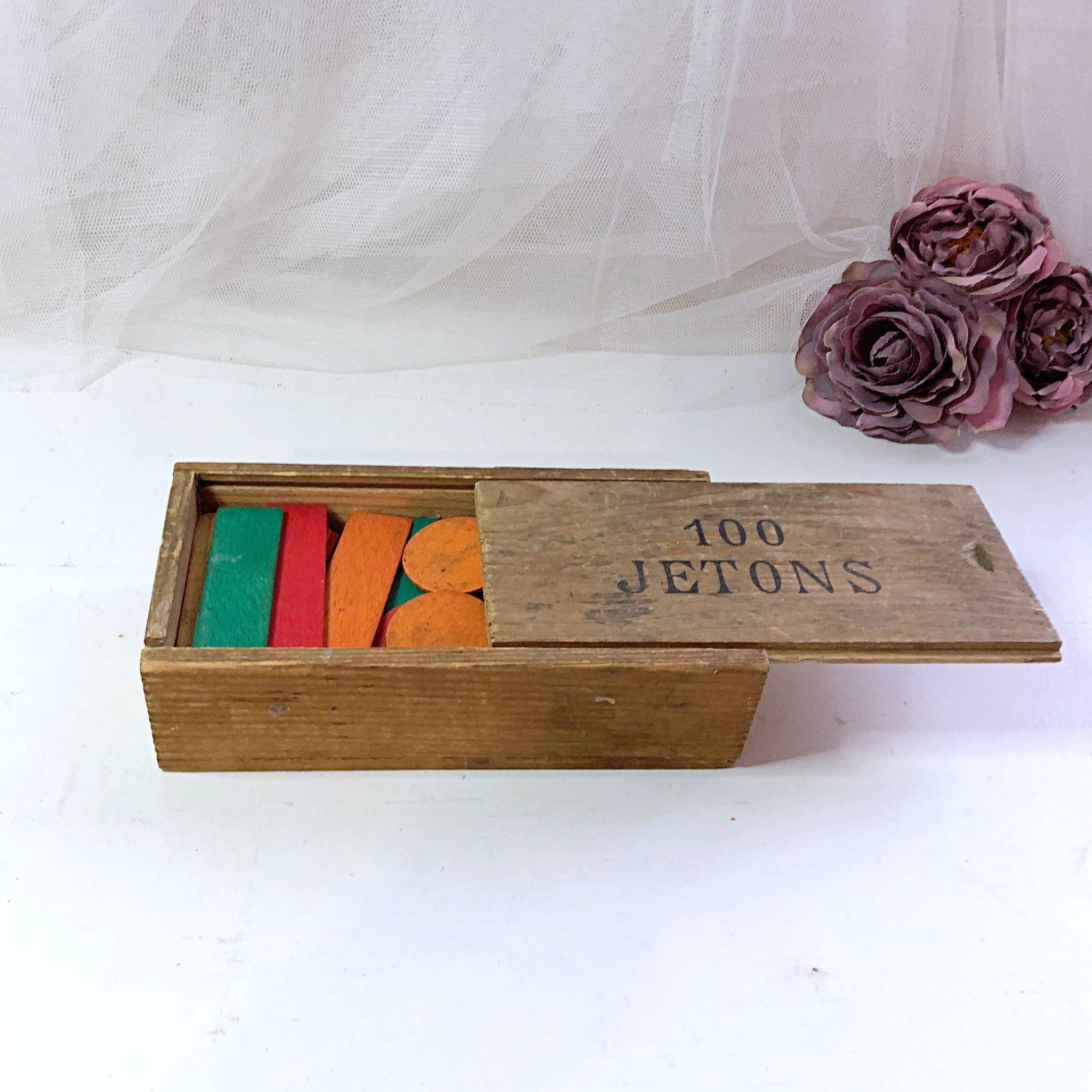 Box of 100 complete vintage wooden tokens France