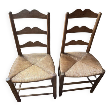 Pair of rustic antique chairs – turned wood – seat in fibres