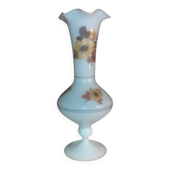 Vase 40 cm, white in opaline decorated with flowers dating from the 70s