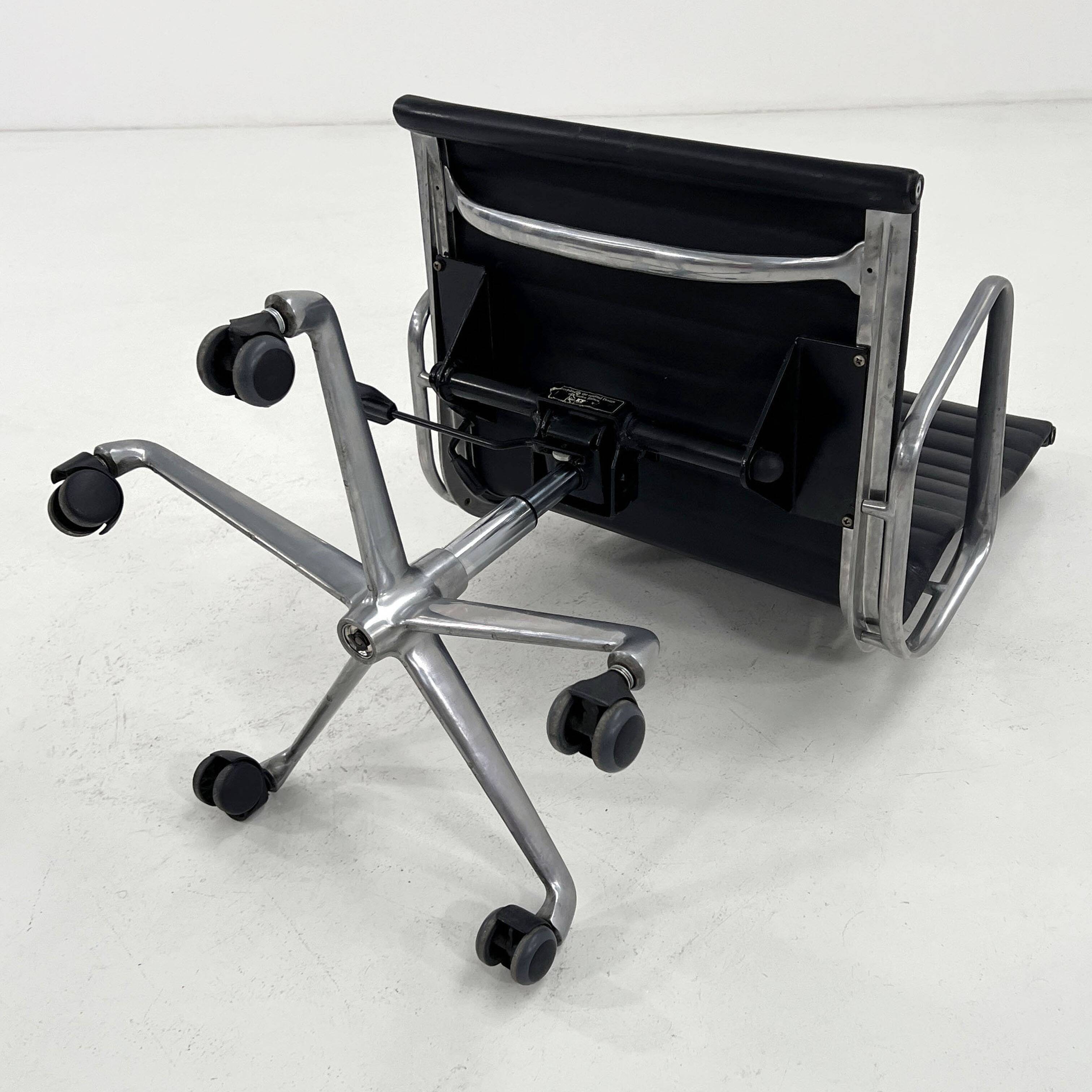 Fauteuil de bureau EA119 par C.& R. Eames pour ICF, 1970