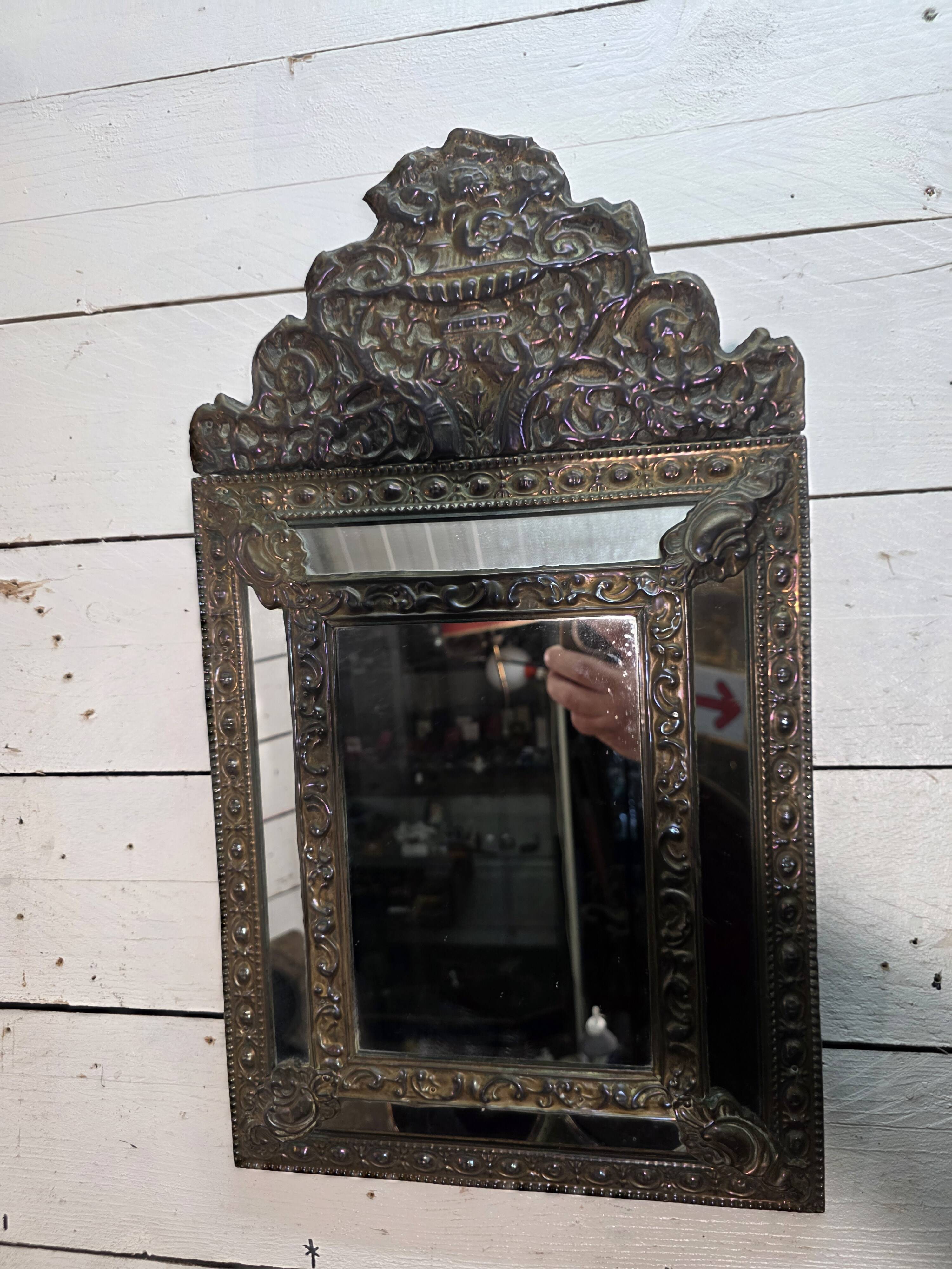 Miroir en laiton à parcloses du XIXe
