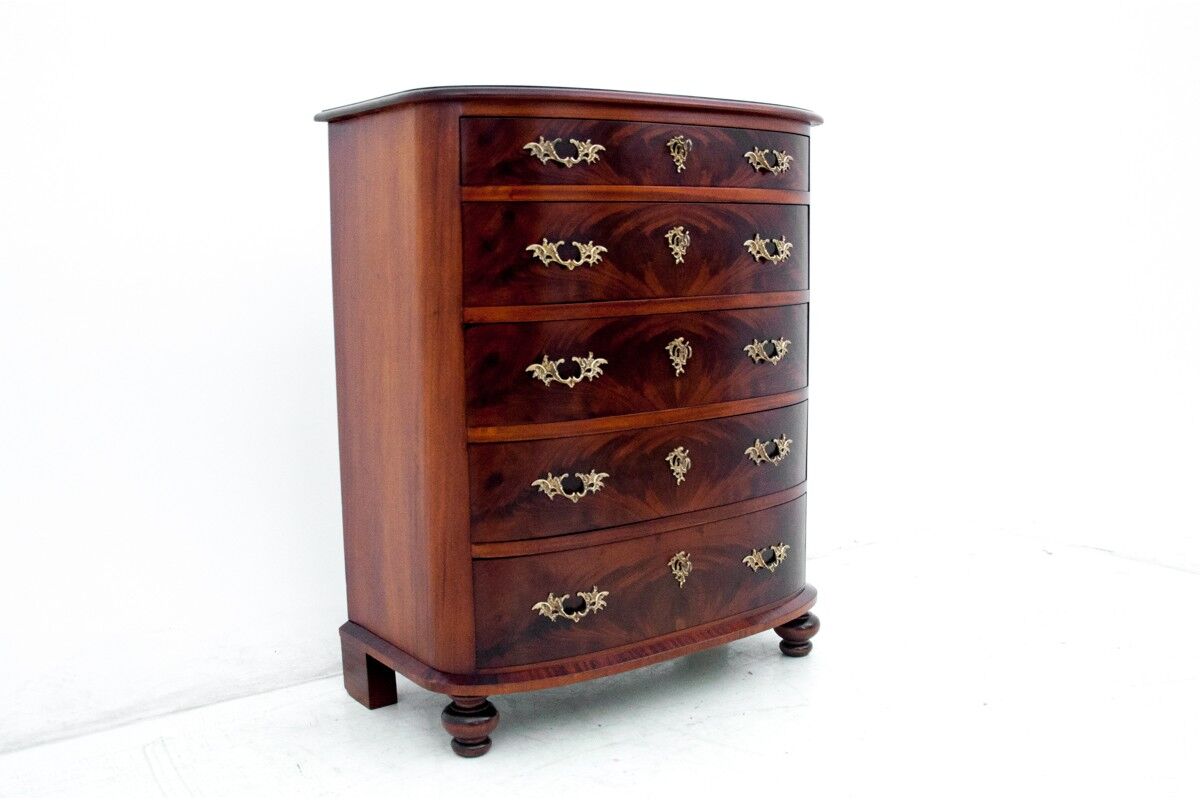 Commode antique, Europe du Nord, vers 1900