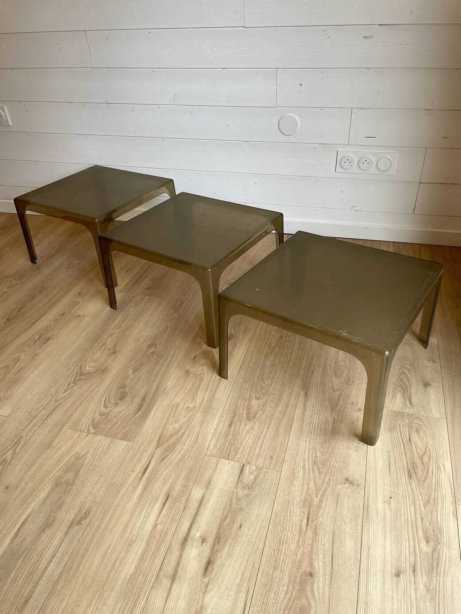 3 vintage smoked plexiglass coffee tables / side tables – Space Age