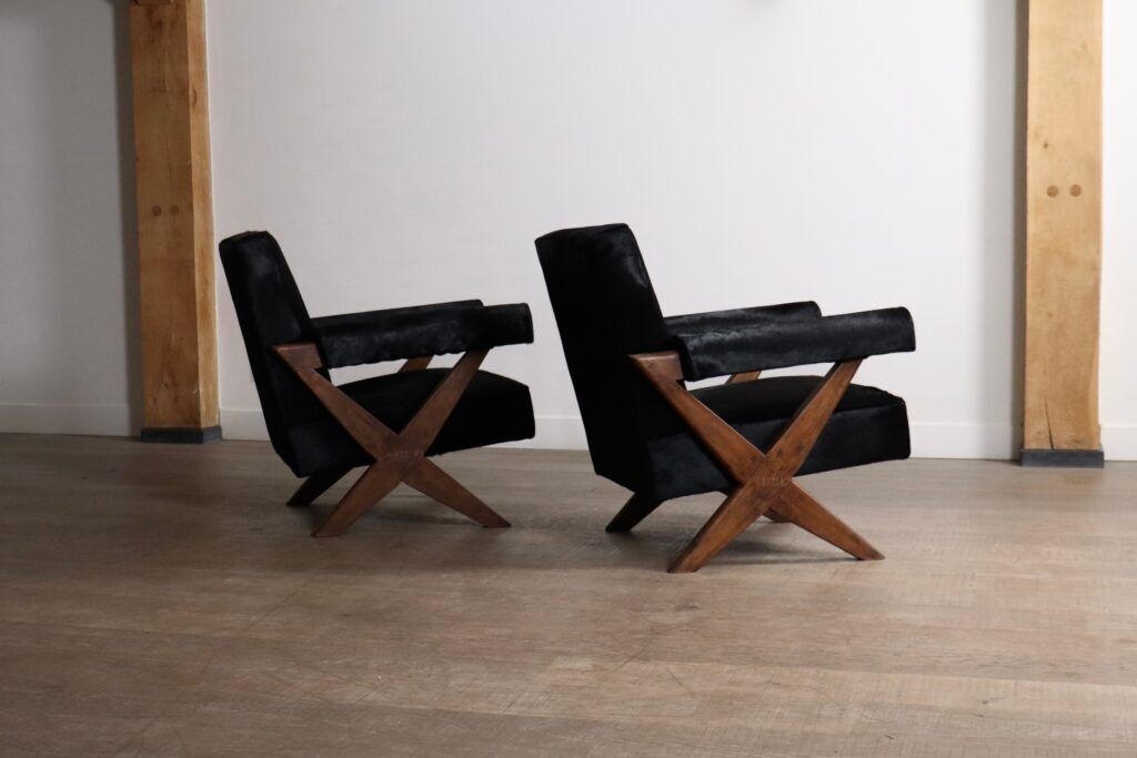 Paire de fauteuils lounge à jambes en X de Pierre Jeanneret, Chandigarh années 1960.