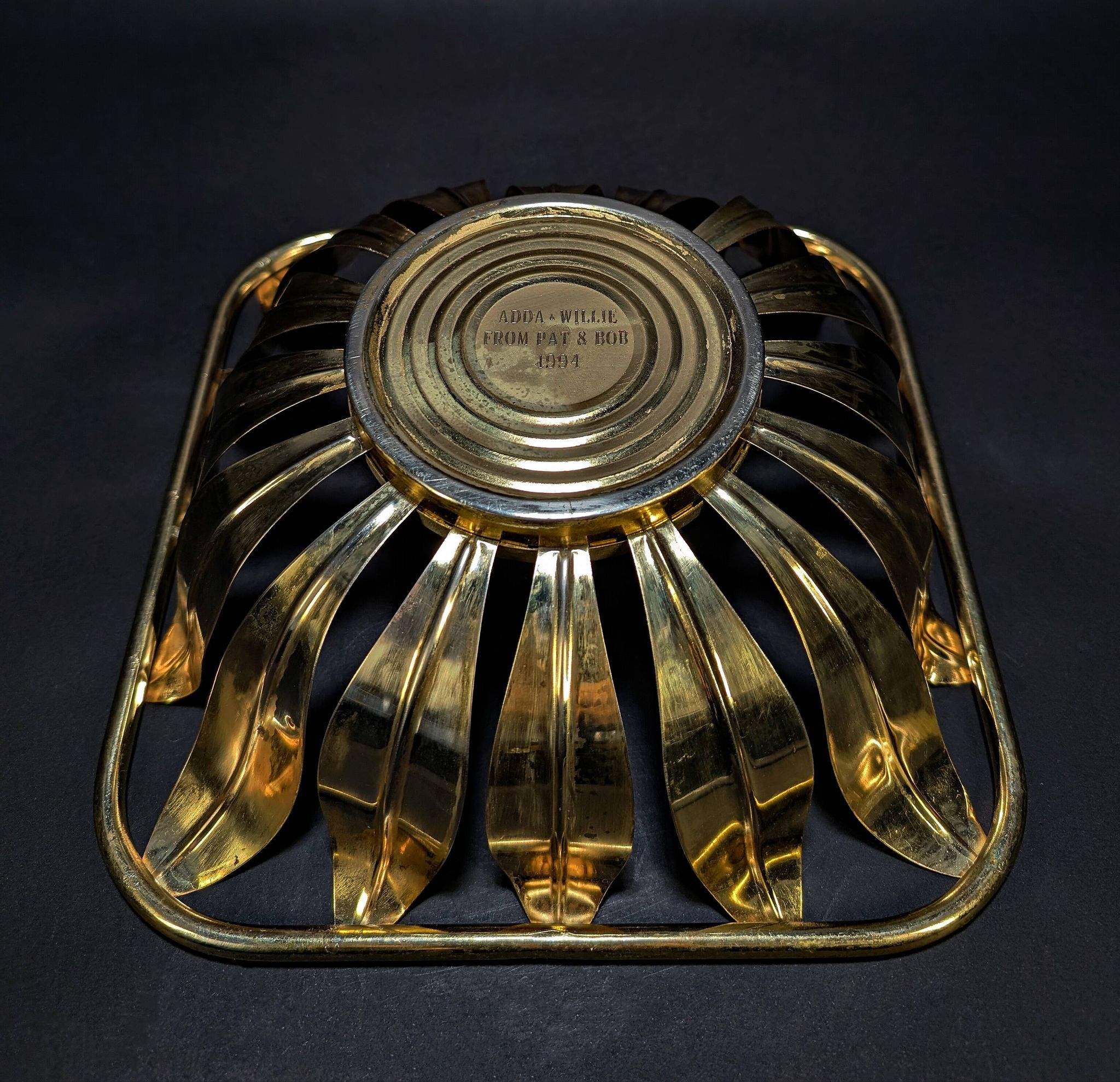 Large vintage decorative basket in gold metal – 90's