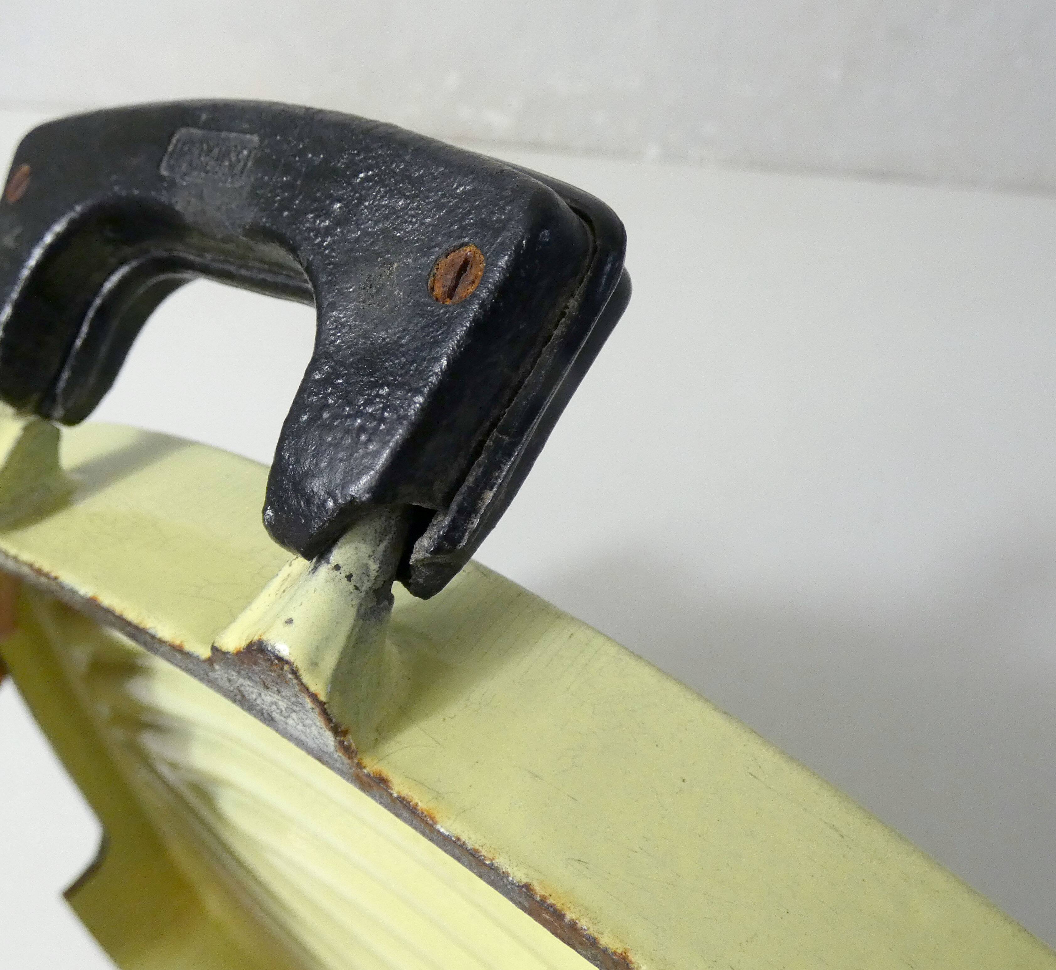 Tostador Le Creuset design Raymond Loewy