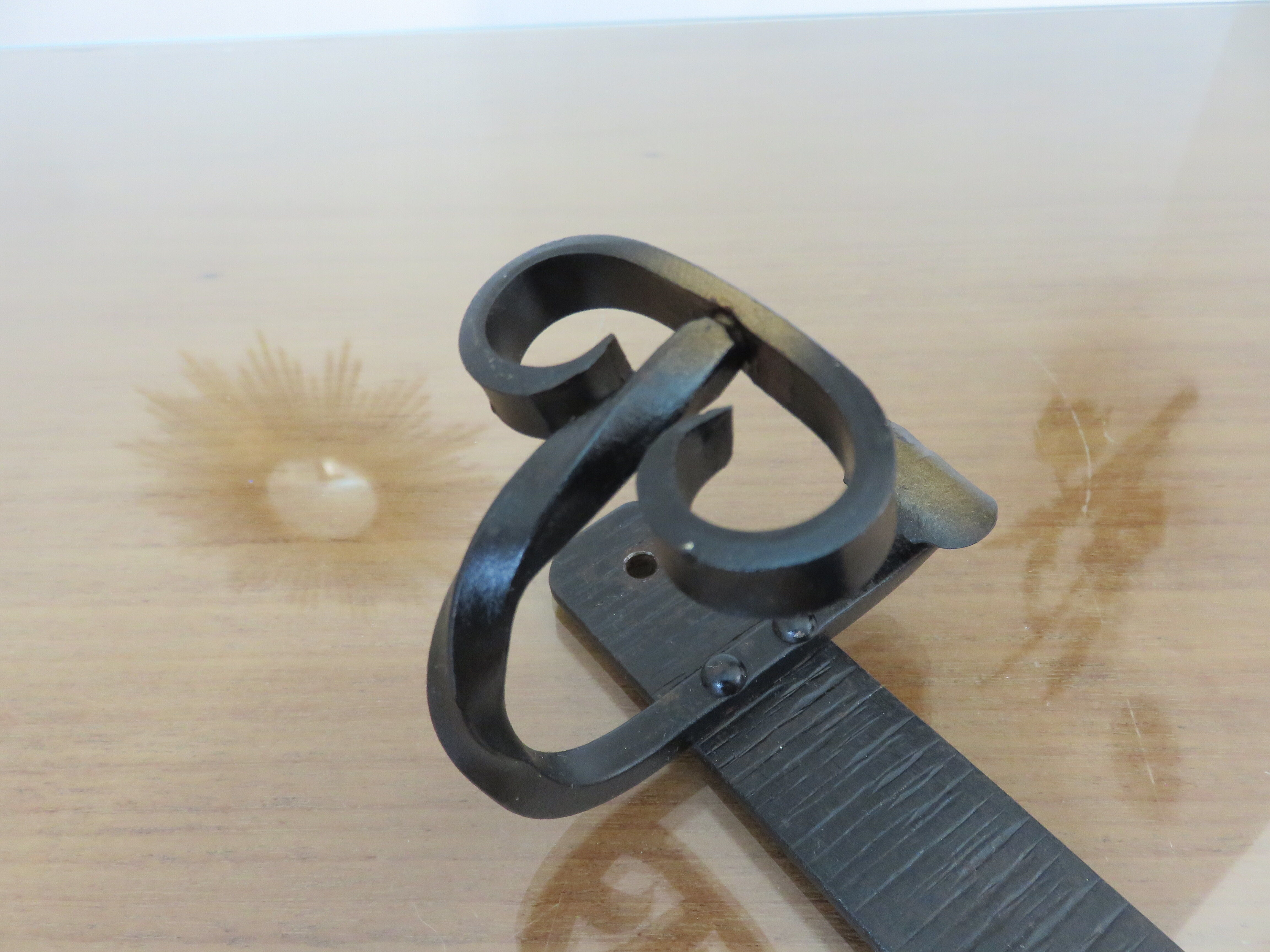 Wall coat rack 3 hooks in hammered wrought iron years 50 60