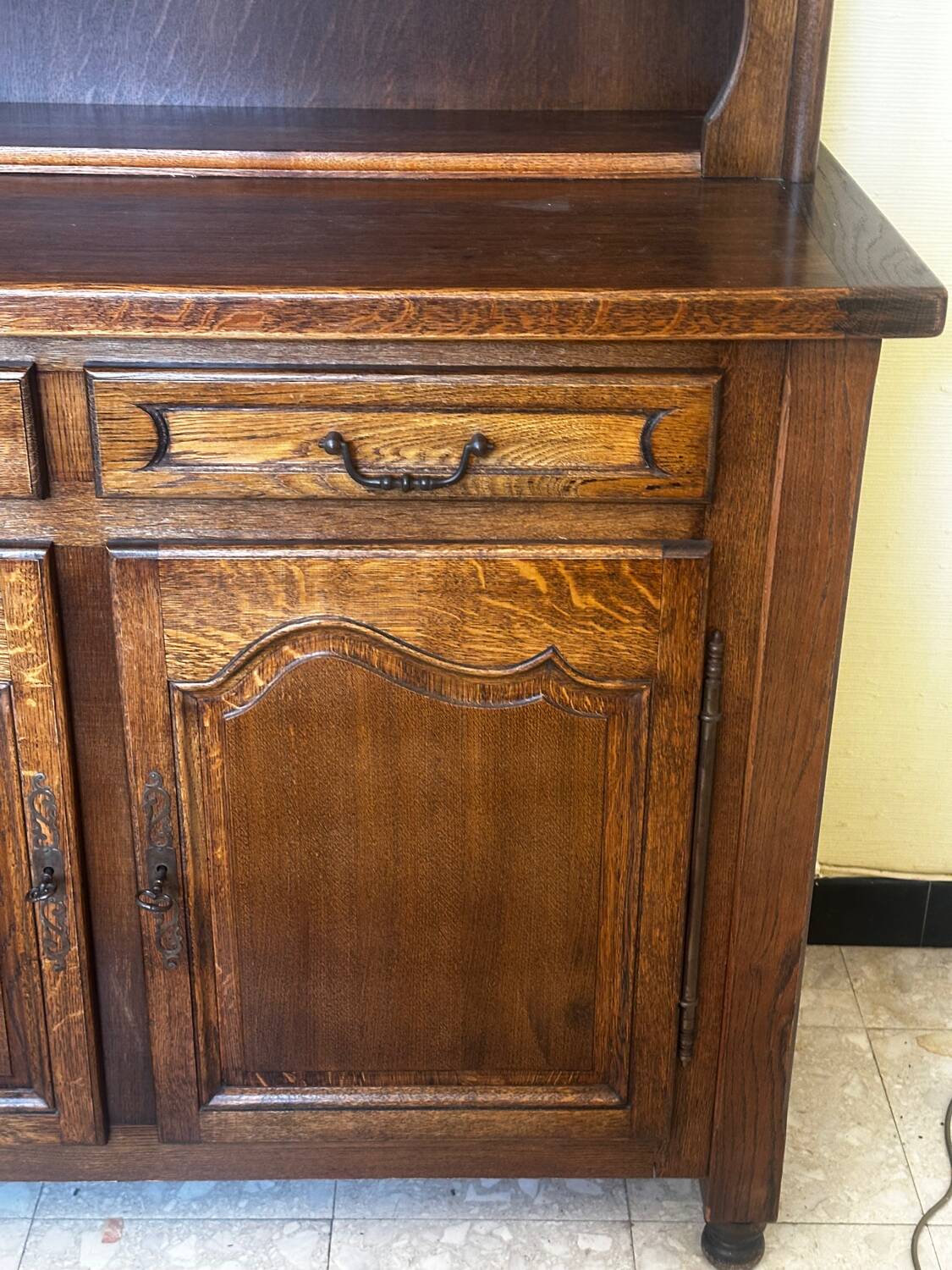 Rustic two-body buffet in oak from the 1960s.