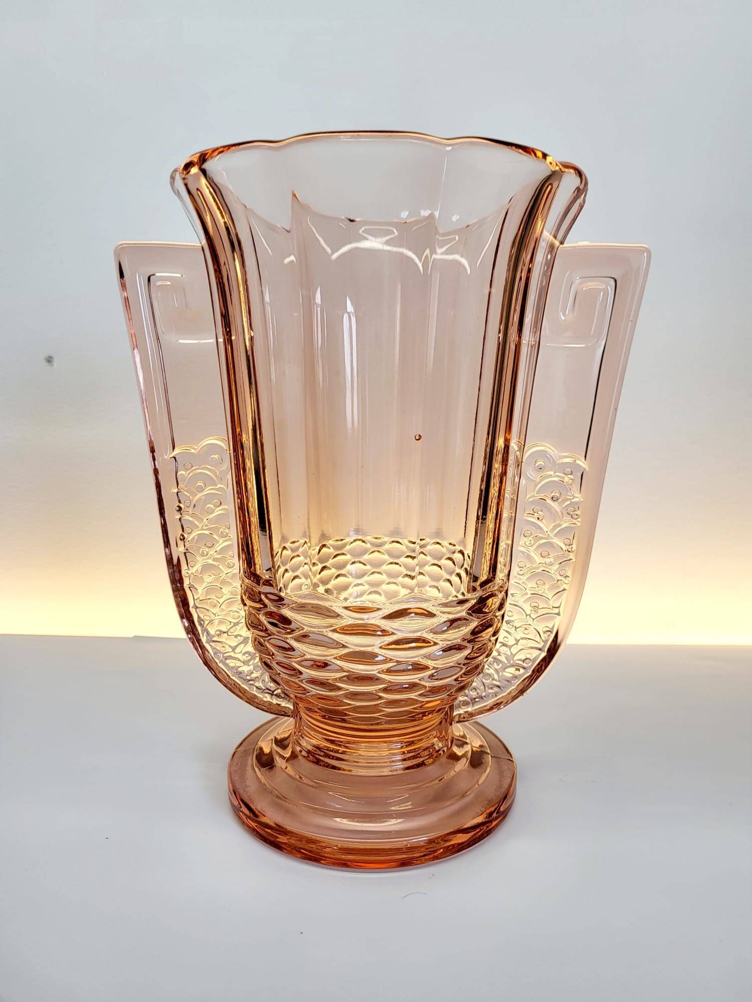 Vase Art déco en cristal Val Saint Lambert rose, série Luxval modèle Romeo, Belgique