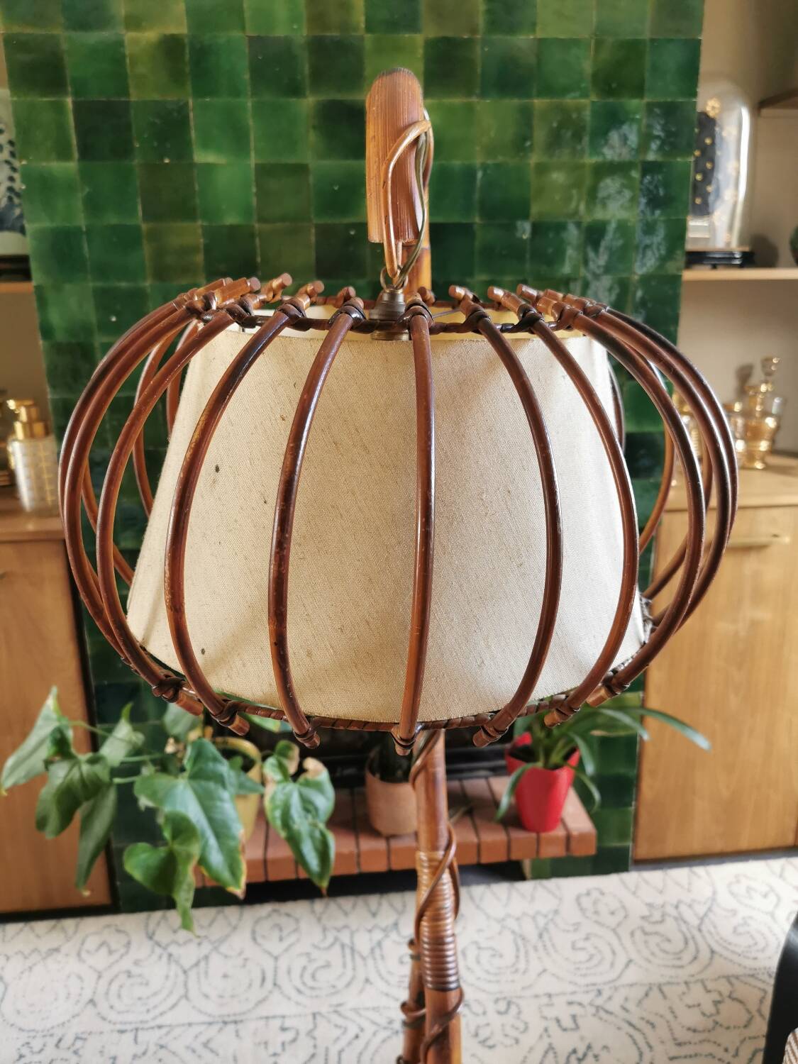 Lampadaire vintage en rotin Louis Sognot