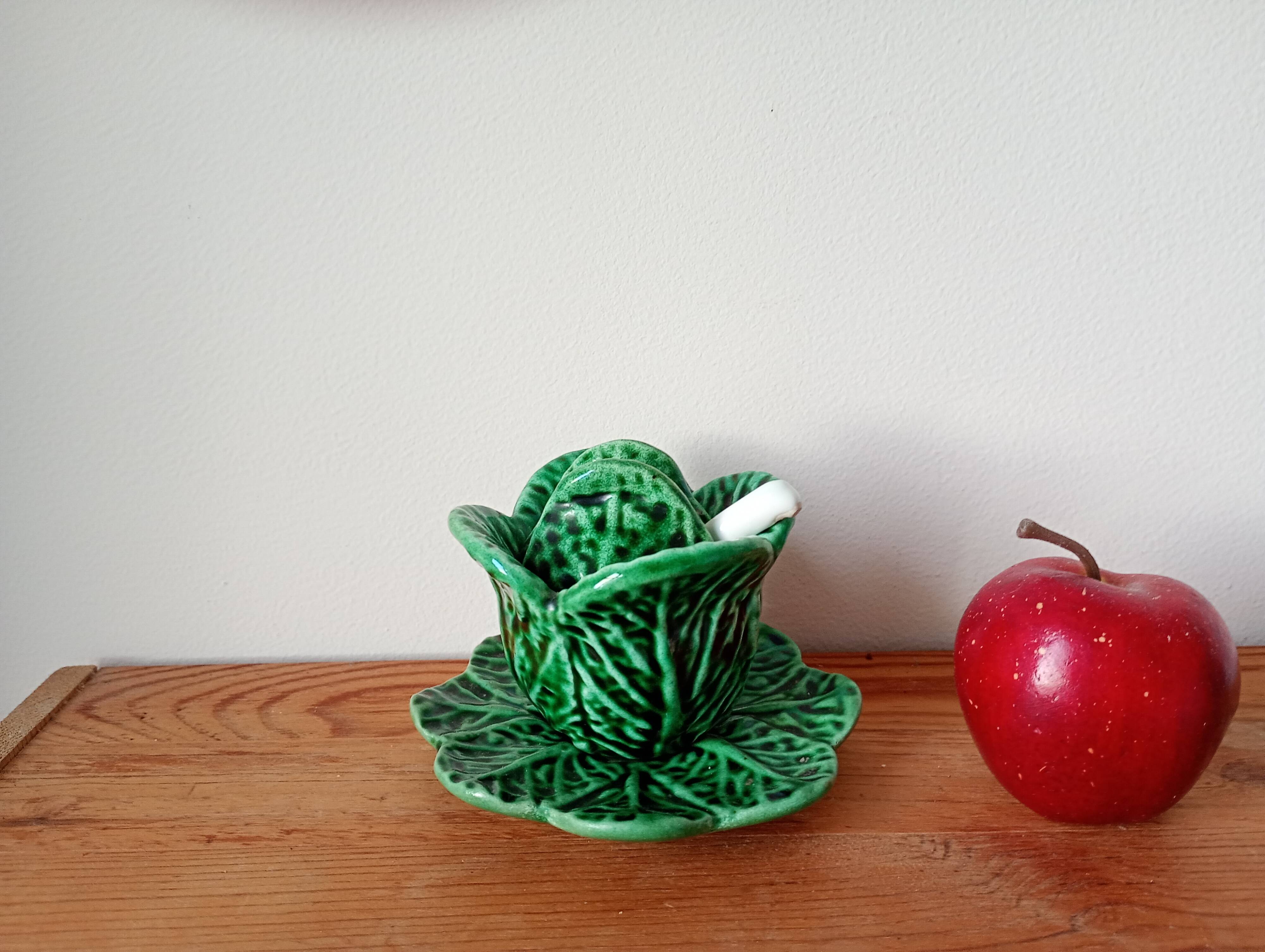 small cabbage-shaped slip pot