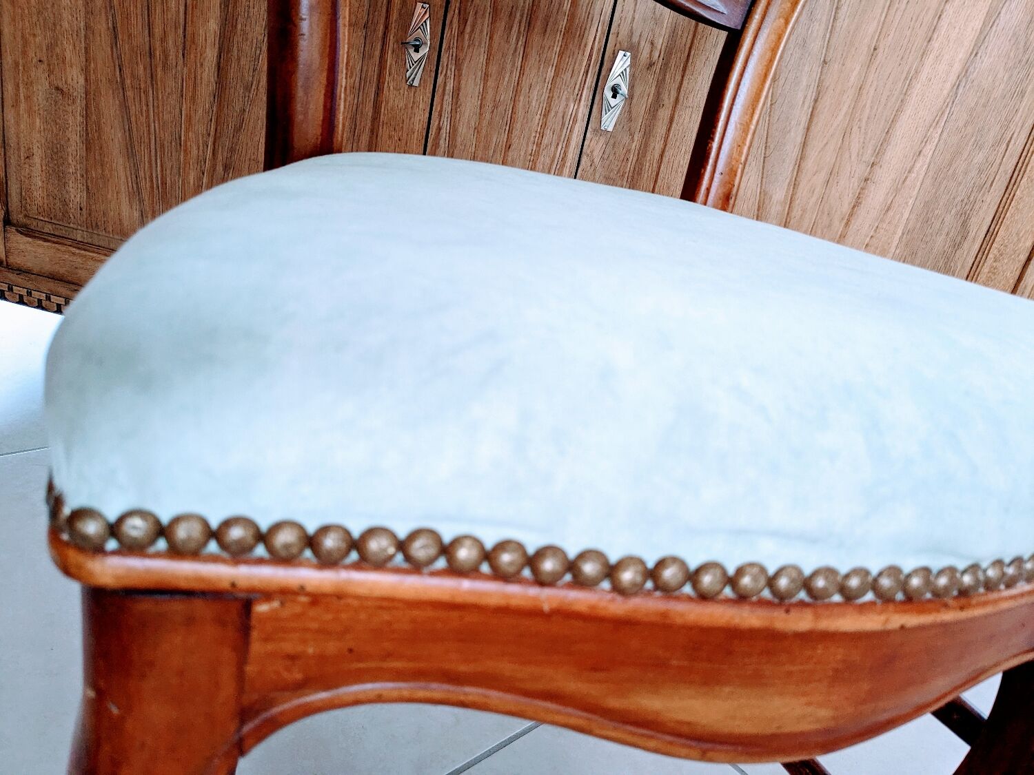 Louis Philippe chair sitting fabric