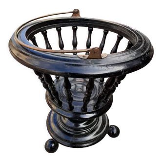 Openwork pot cover copper handle