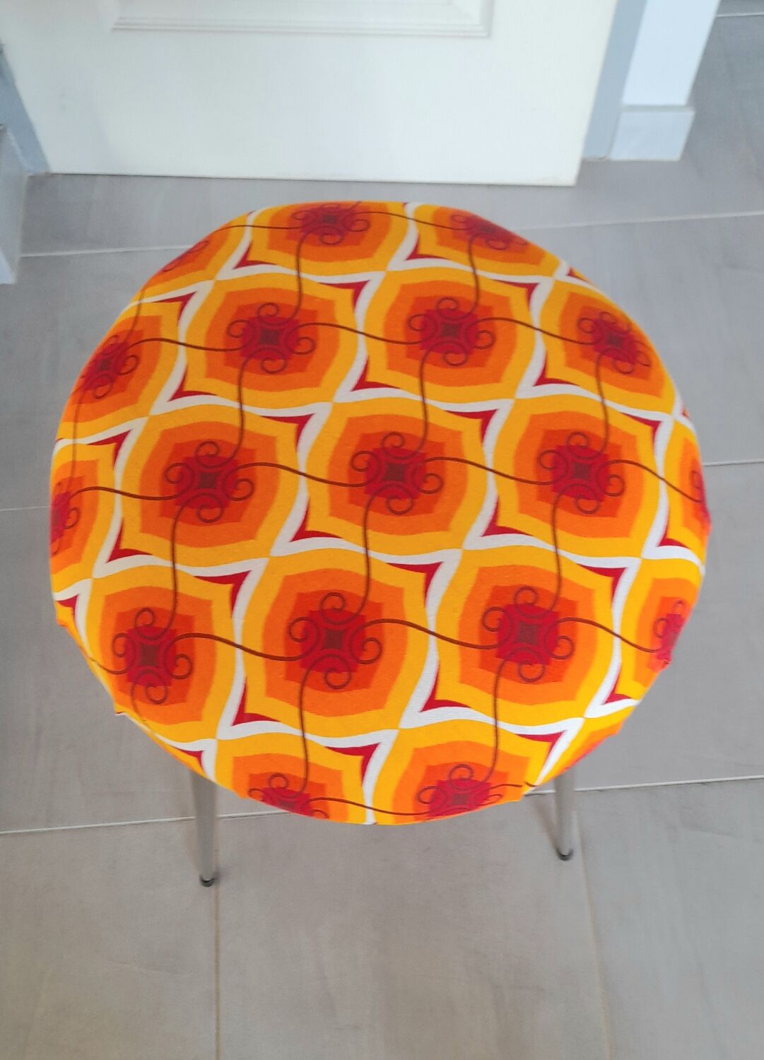 Pop stool 70s