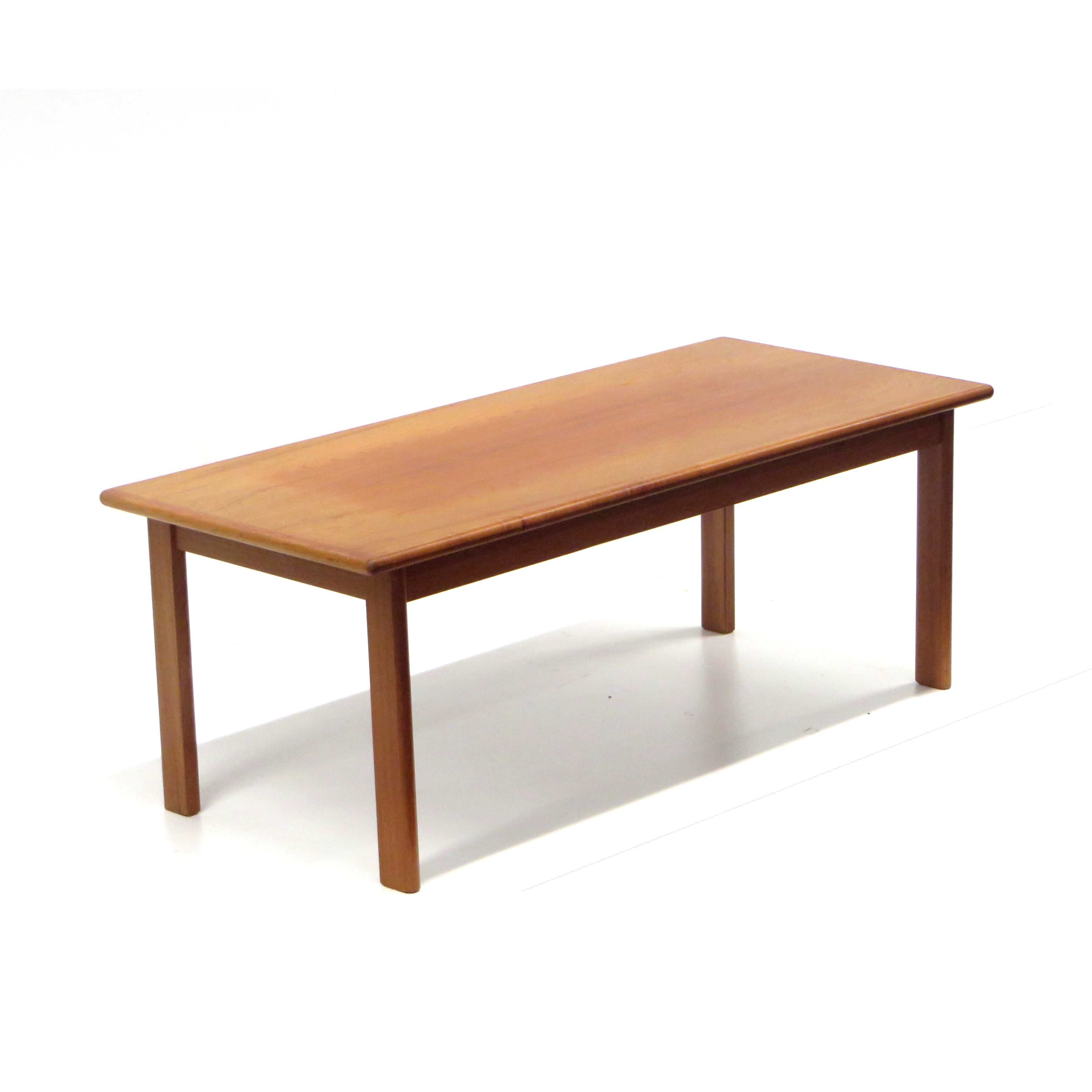 Danish vintage design coffee table from Kvalitet Form Funktion made in the 60s