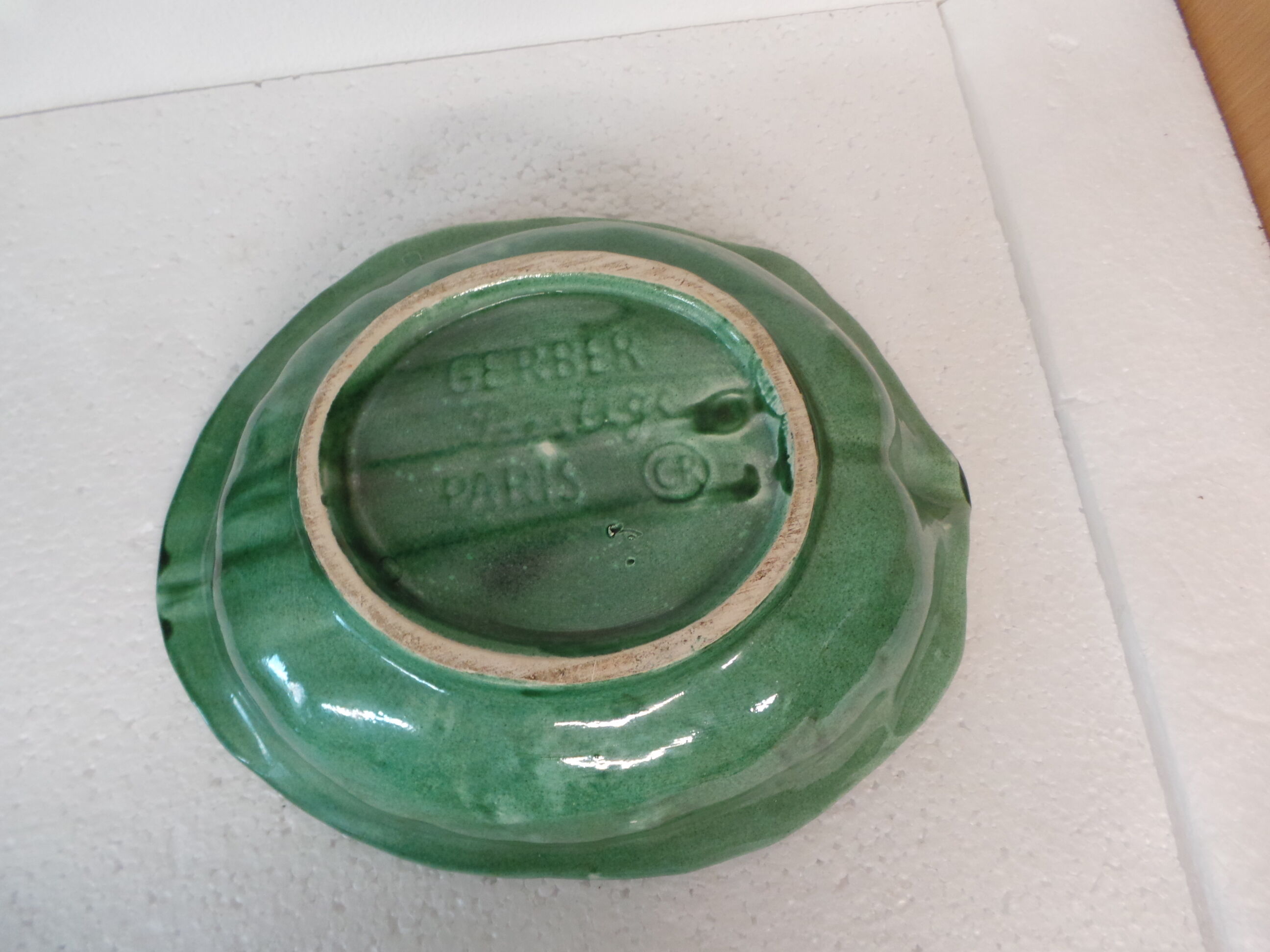 Flat saladier hollow leaf shape Gerber bets