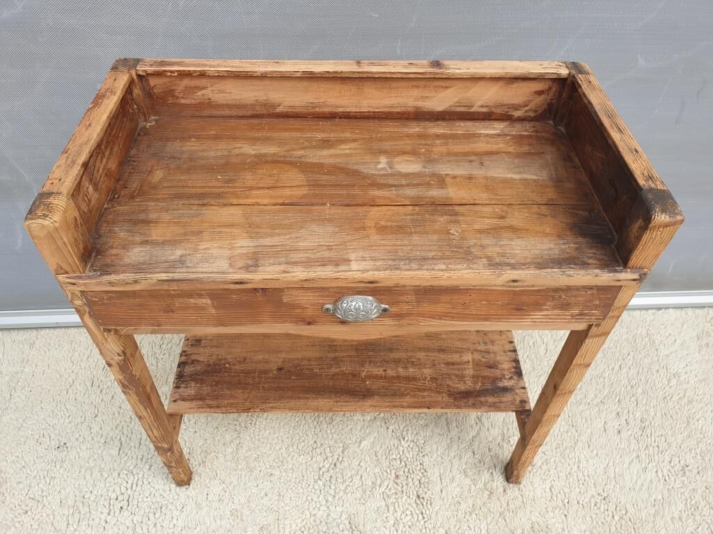 Rimmed table Norman country console in Pine