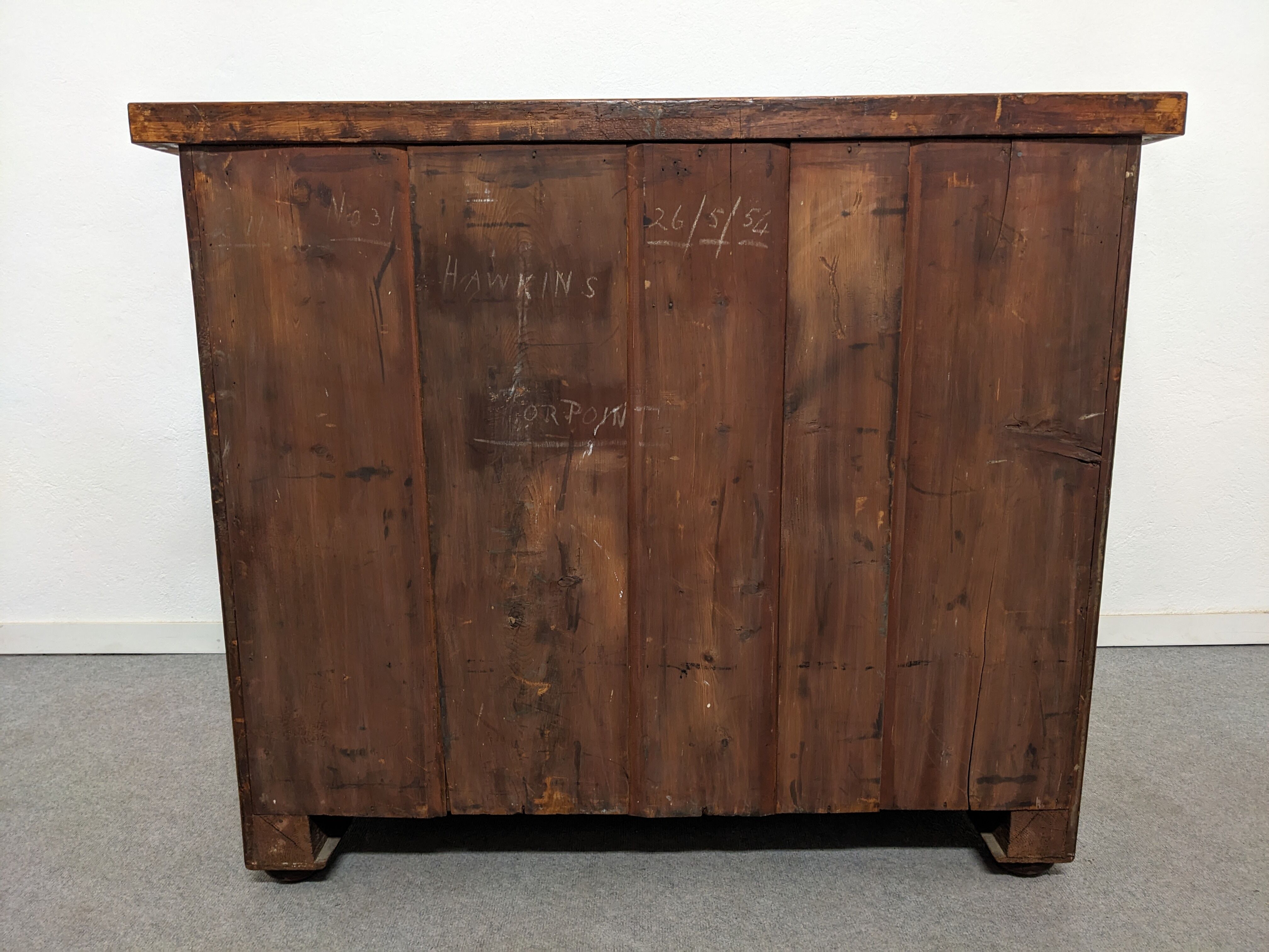 English mahogany chest of drawers circa 1900