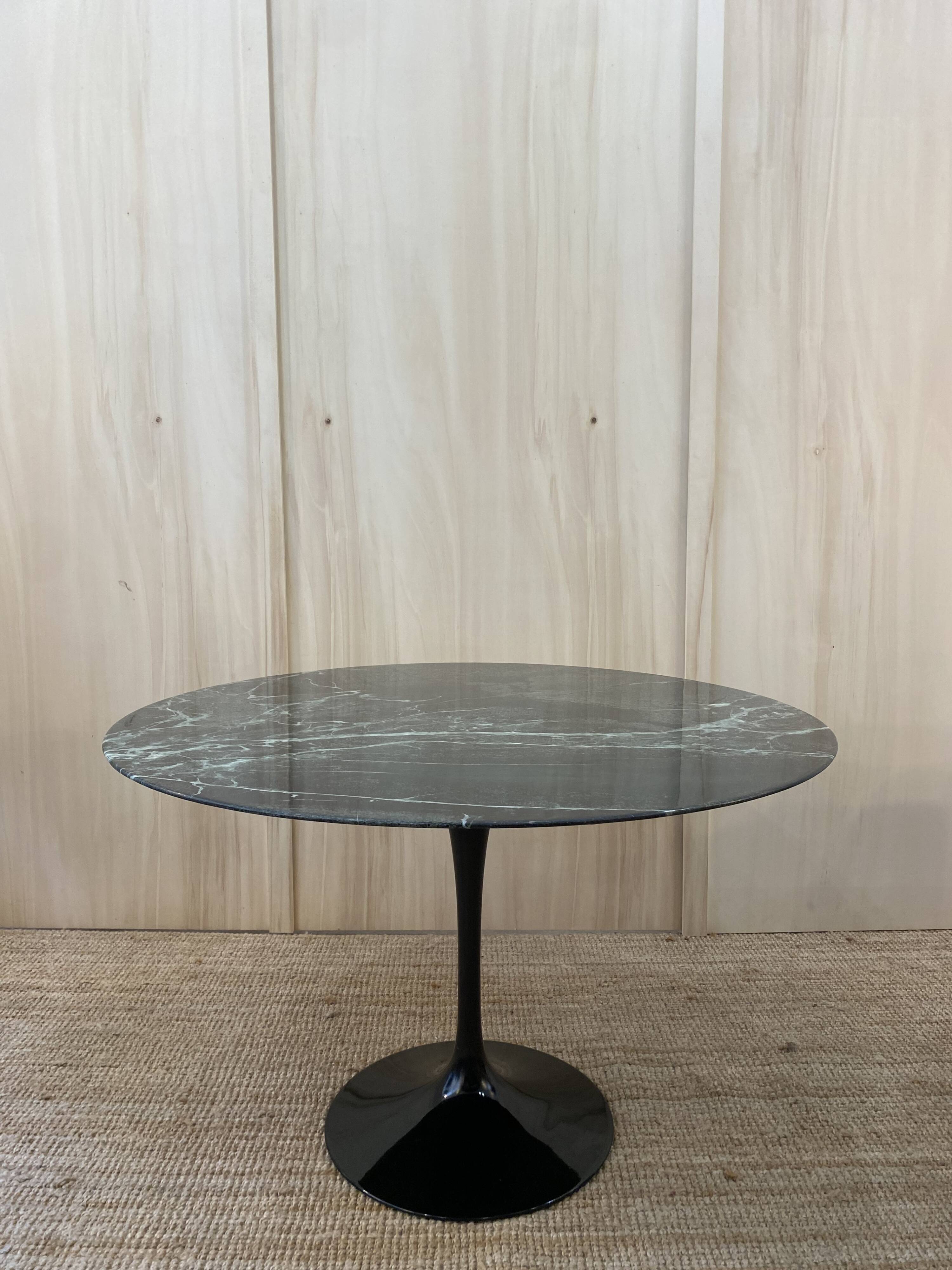 KNOLL round TULIP table in marble by Eero Saarinen