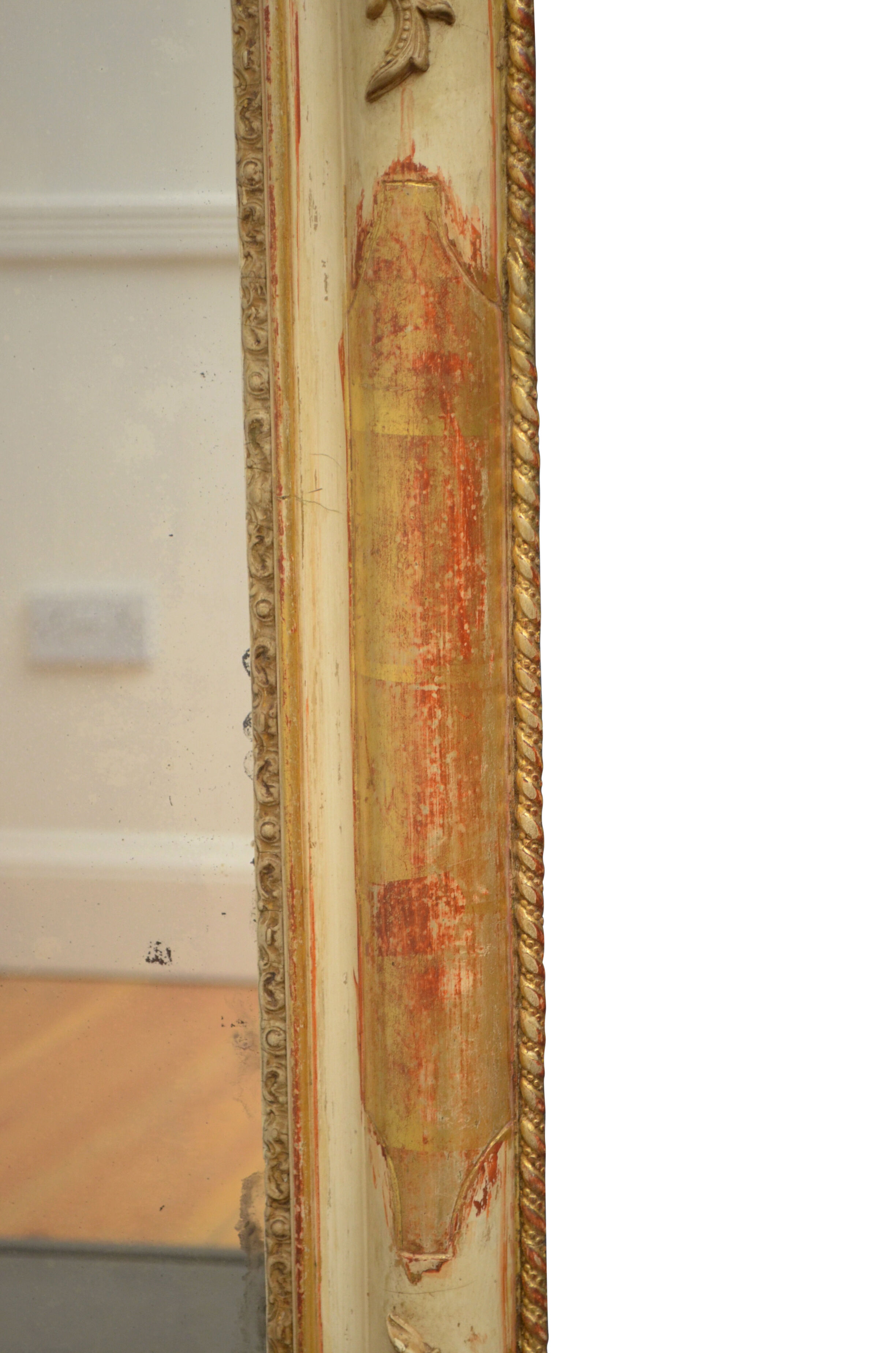Miroir de mur doré du 19ème siècle