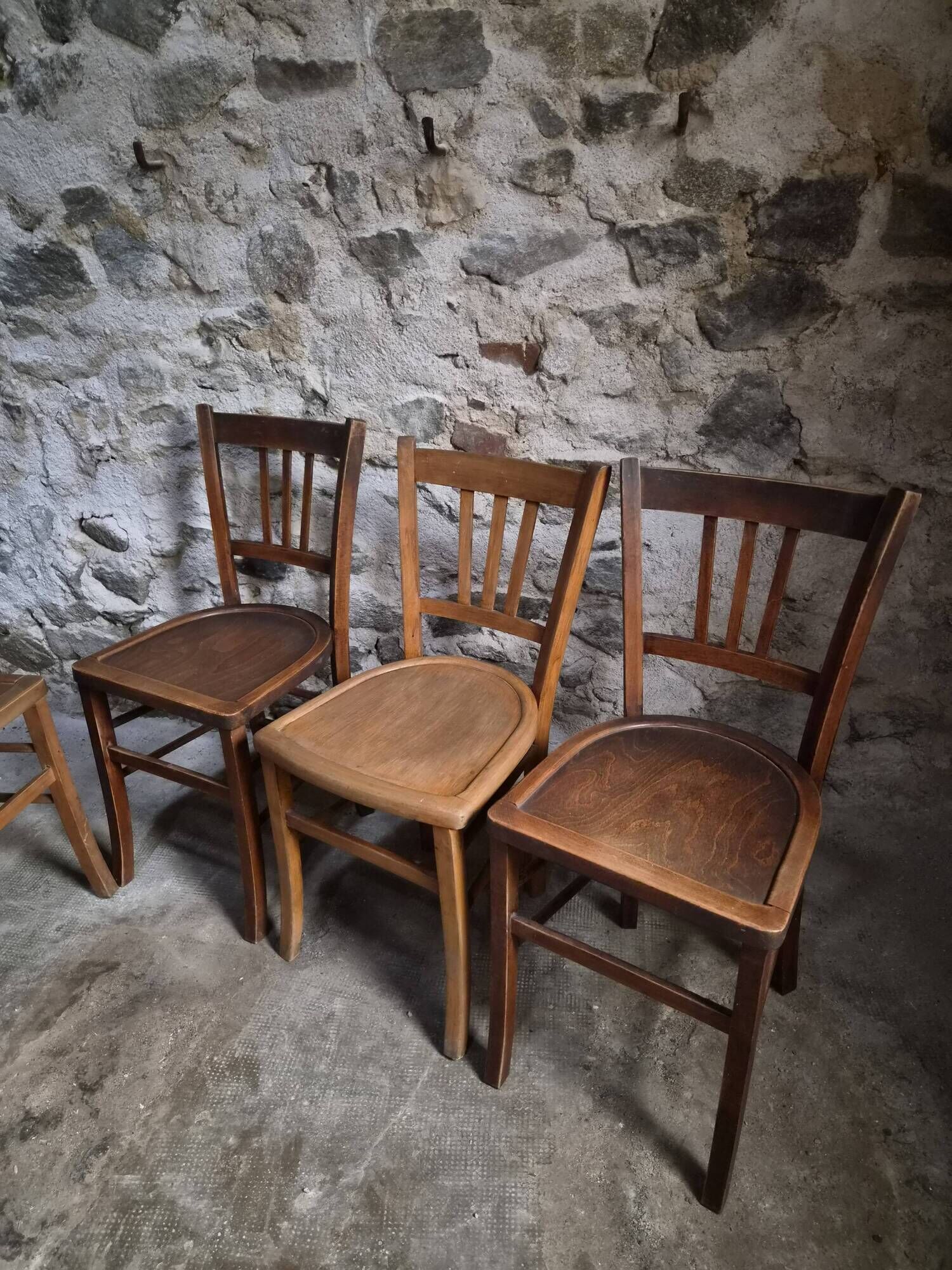 Set of 6 vintage French bistro chairs – Beech, 1950s