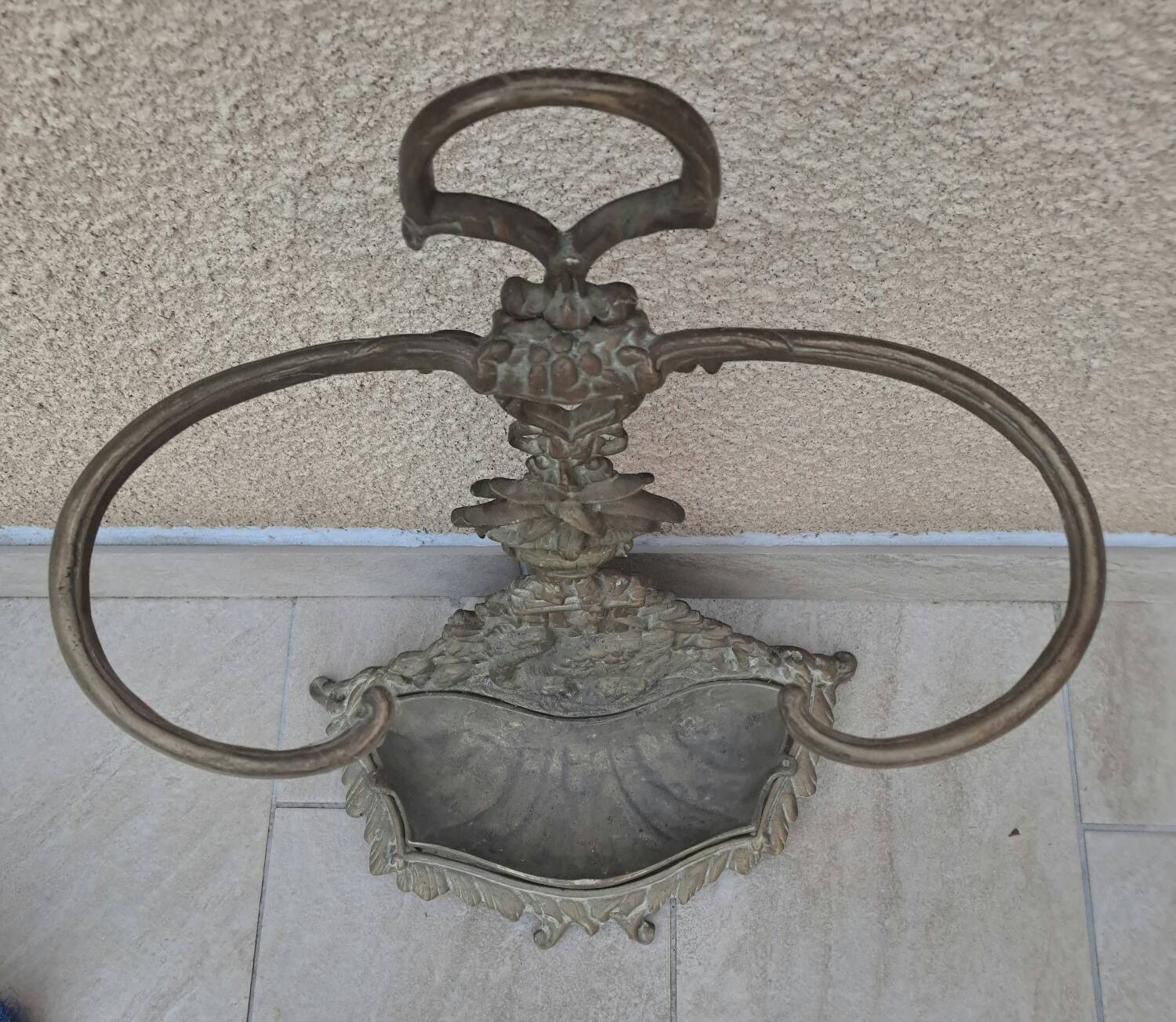 Bronze and brass umbrella stand decorated with a swan