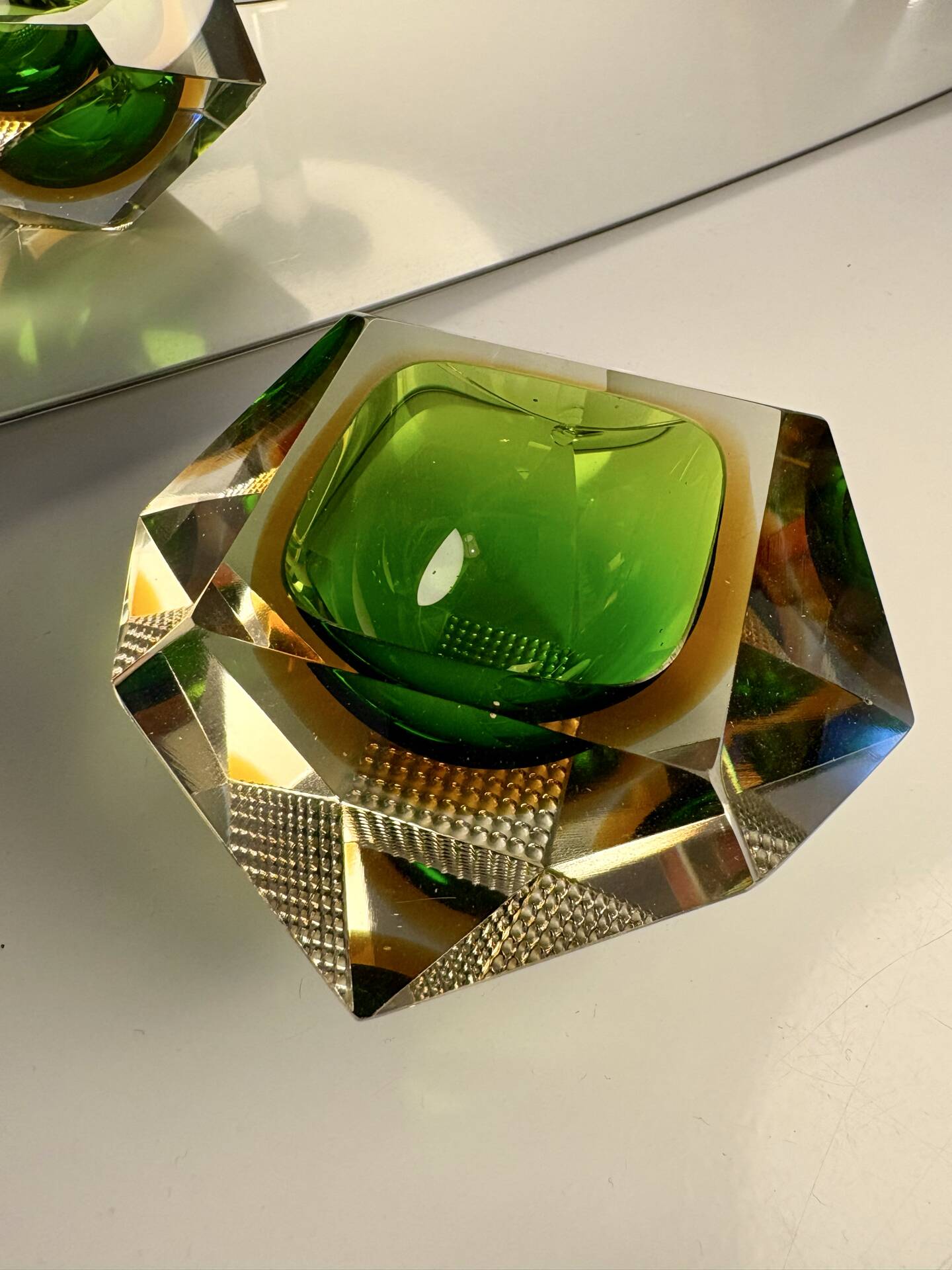 Cendrier Murano sommerso vert et ambre 1960