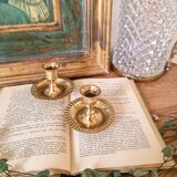 Paire de petits bougeoirs en laiton