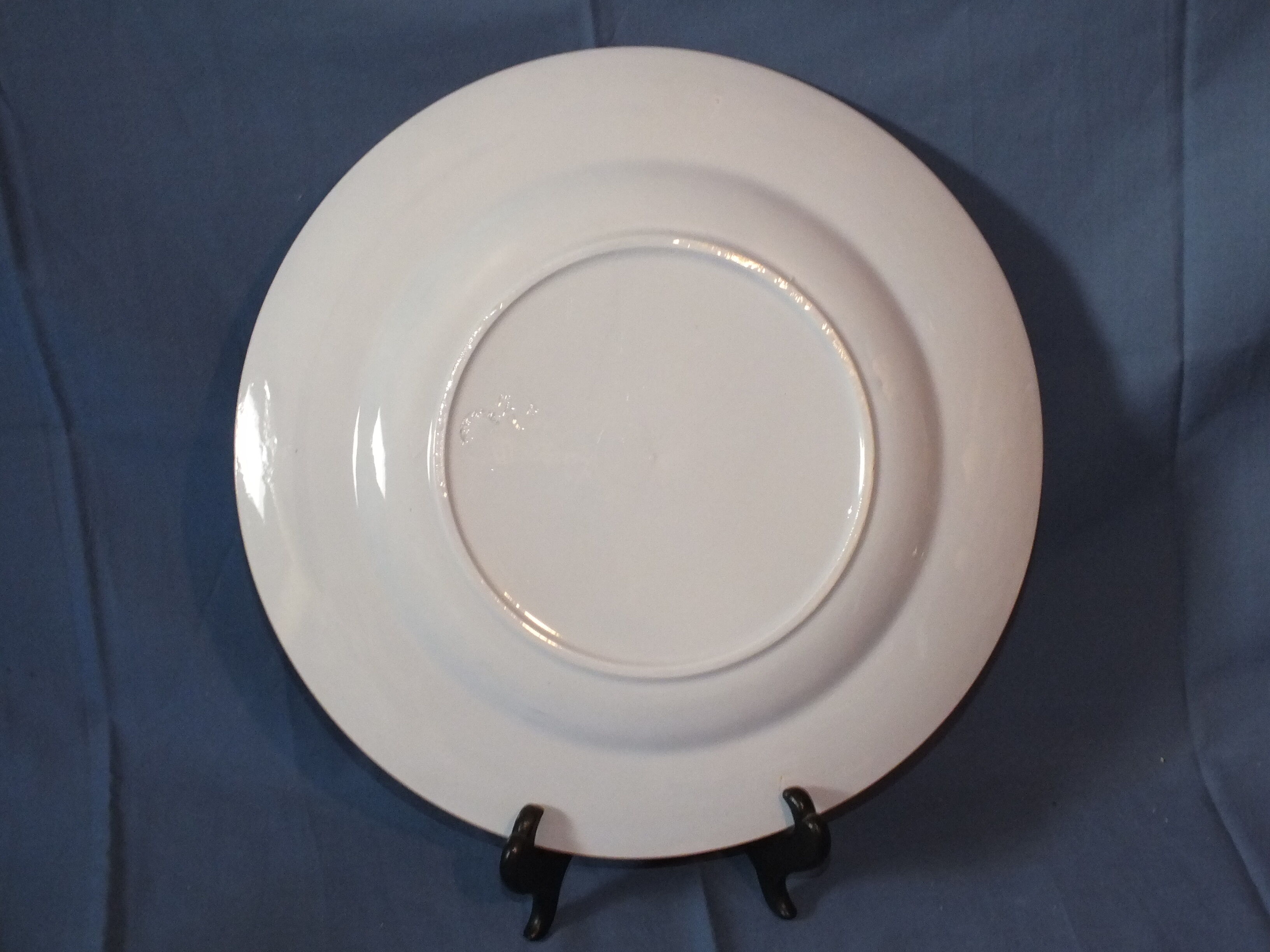 Old flat powder blue Montereau