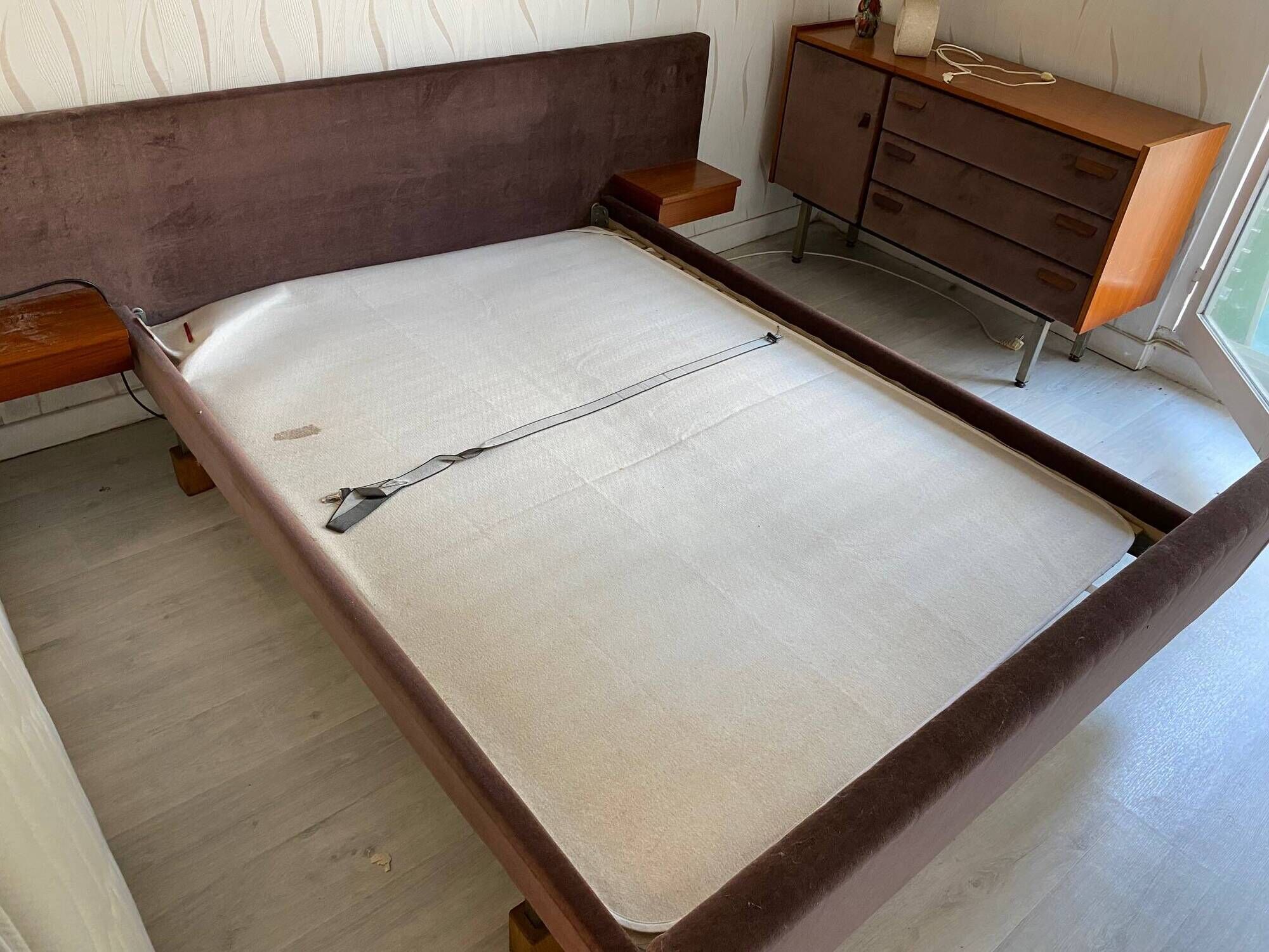 Lit Vintage Teck et velours