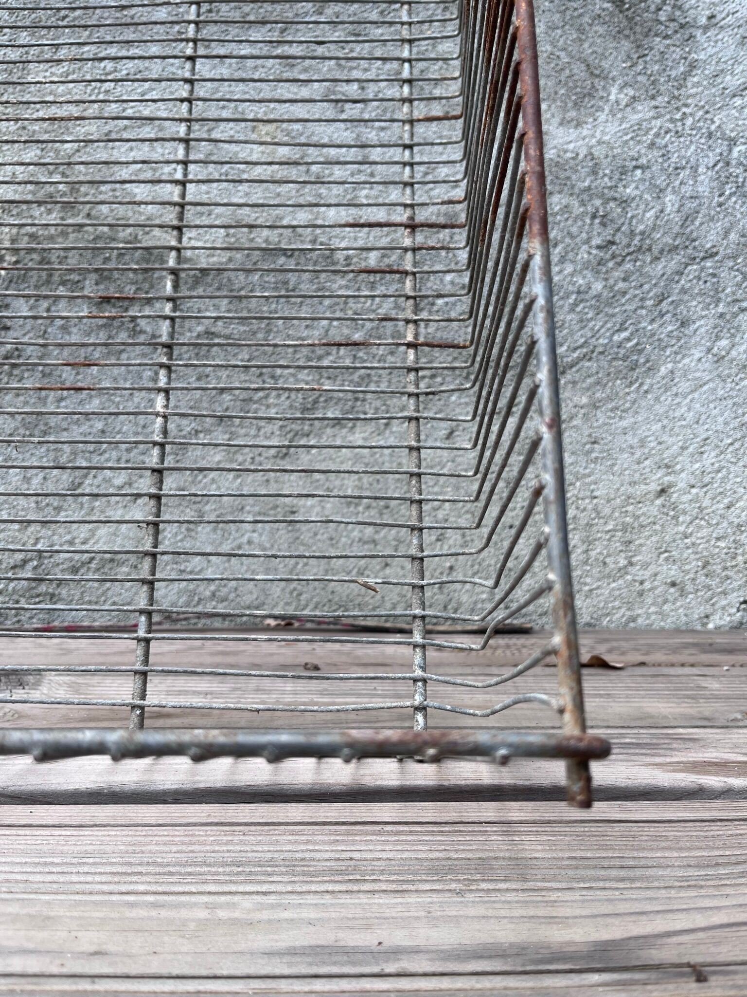 Basket of industrial wire