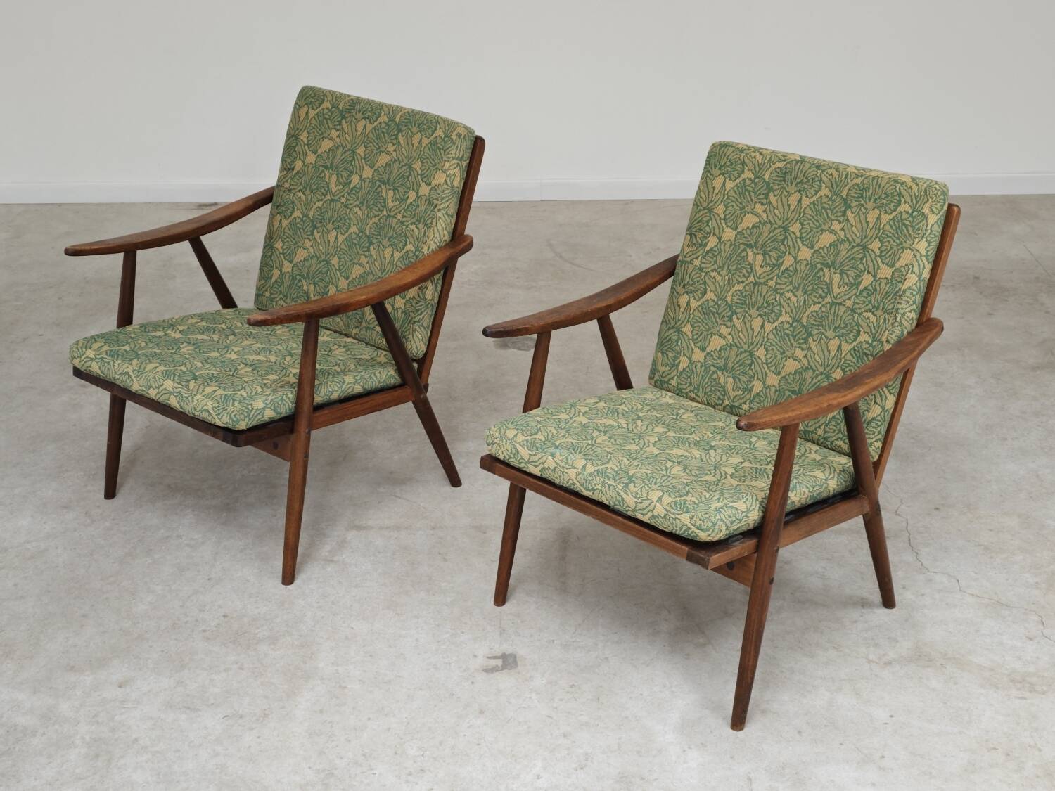 Pair of green flower boomerang armchairs by Antonin Suman for Ton (Thonet)