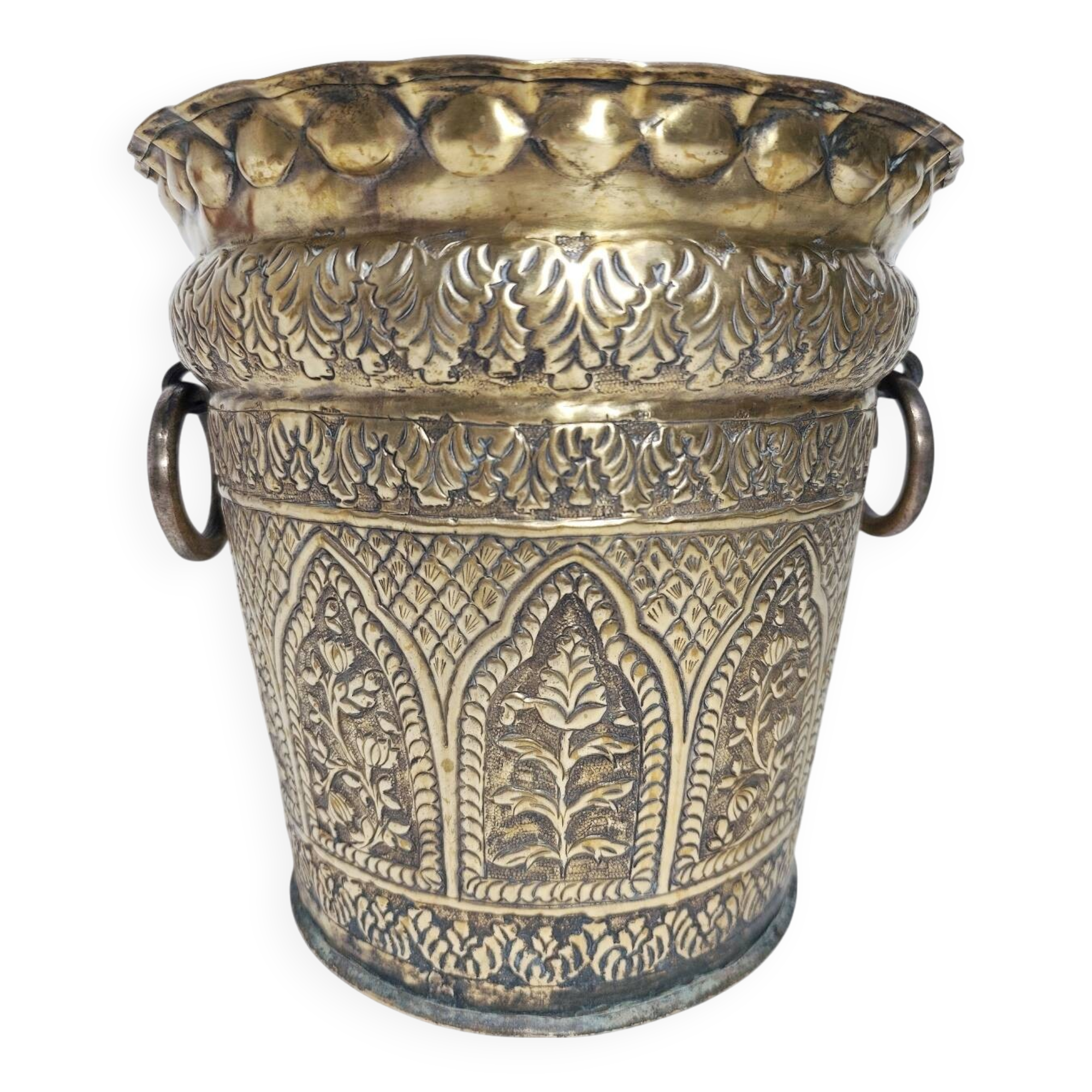 Macetero de bronce. España, 1980s.