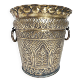 Macetero de bronce. España, 1980s.