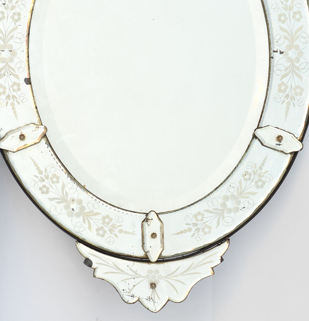 Oval mirror in the taste of Venice 92x53 cm