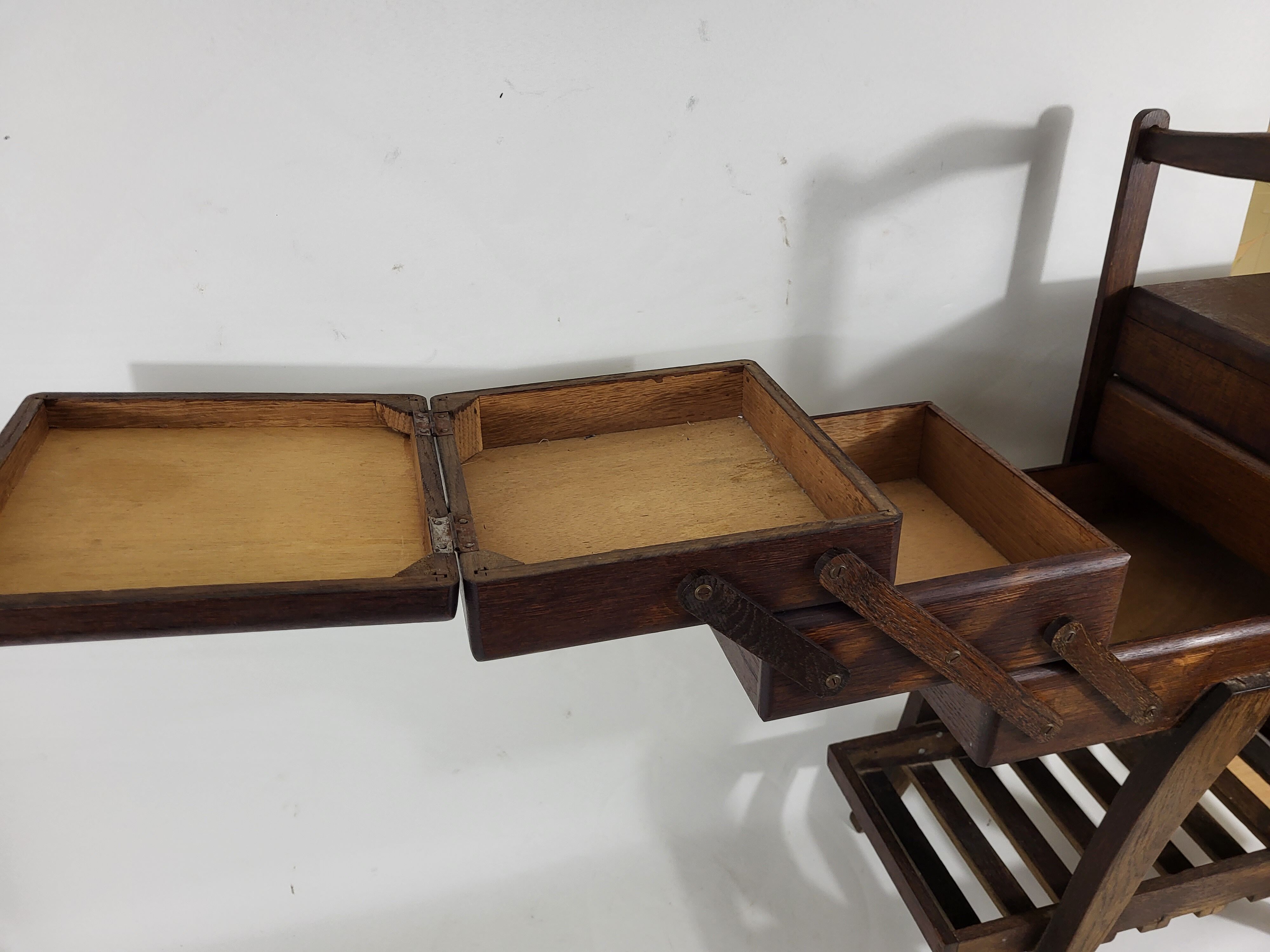 Worker / Vintage Wood Sewing Box