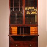 Bibliothèque en acajou avec secrétaire -18° siècle