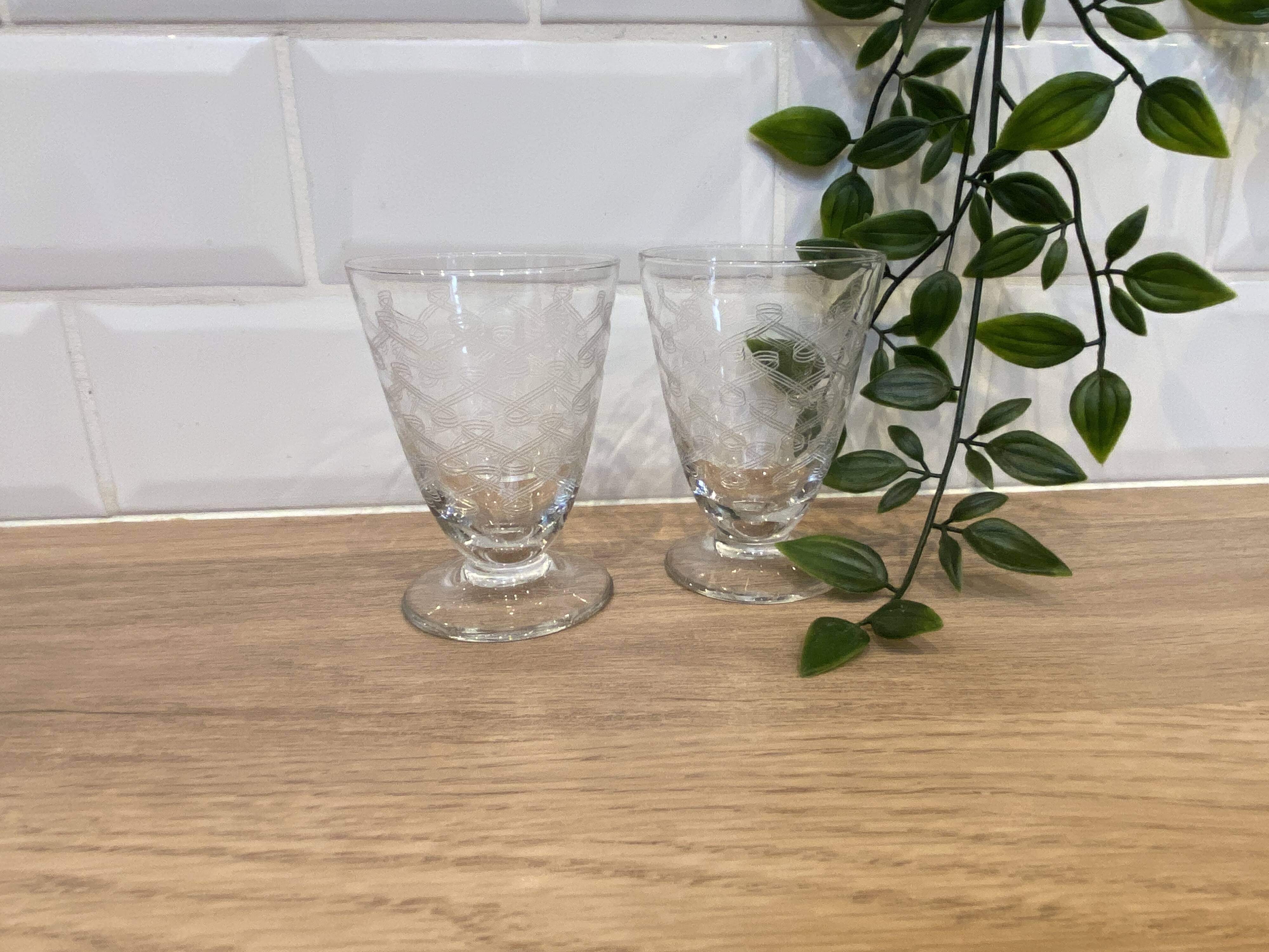 Set de 2 verres à vin en verre gravé