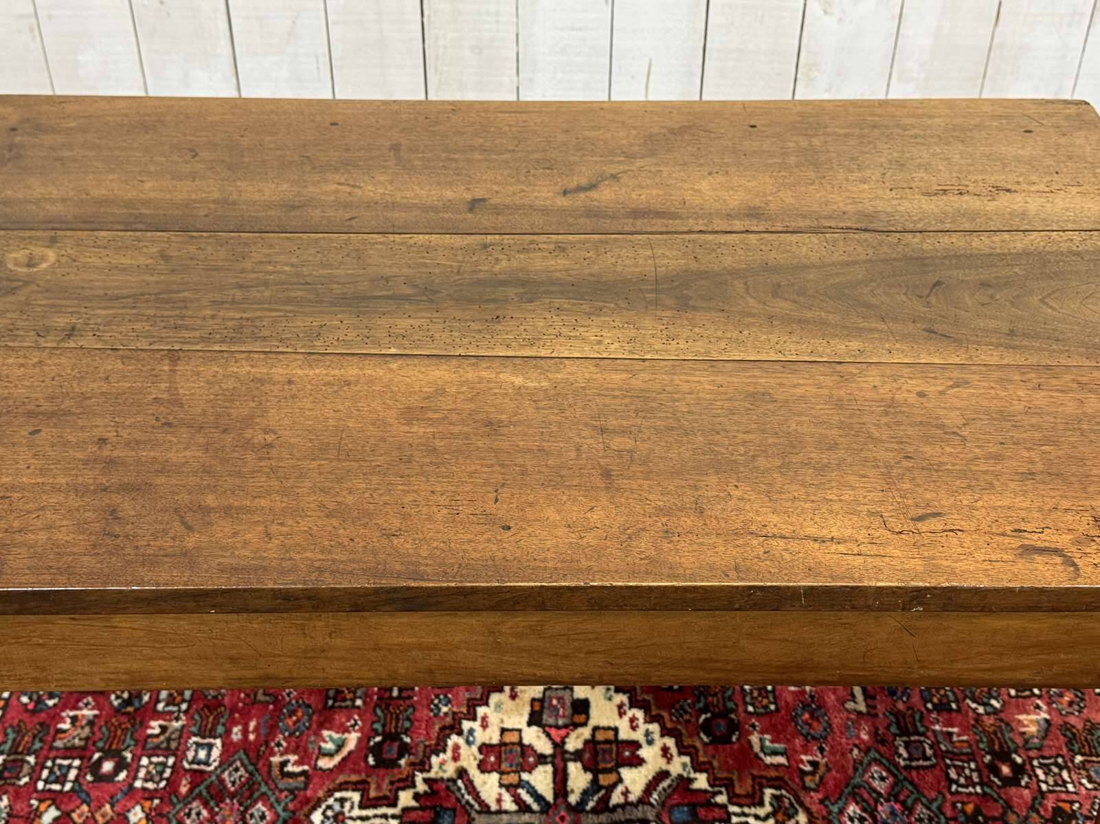 Table bureau en noyer XIXème