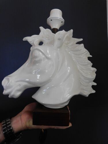 Horse head lamp