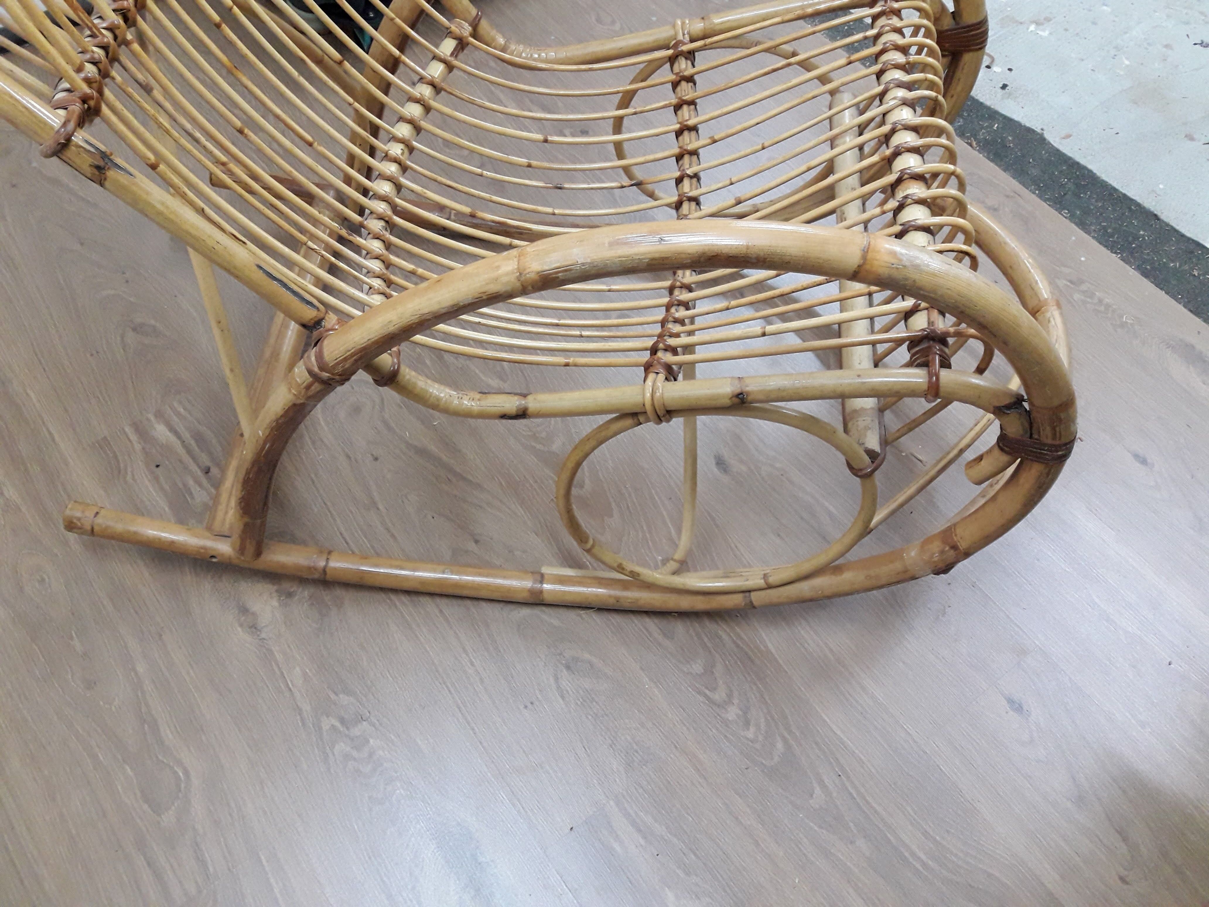 Rotin and bamboo rocking-chair