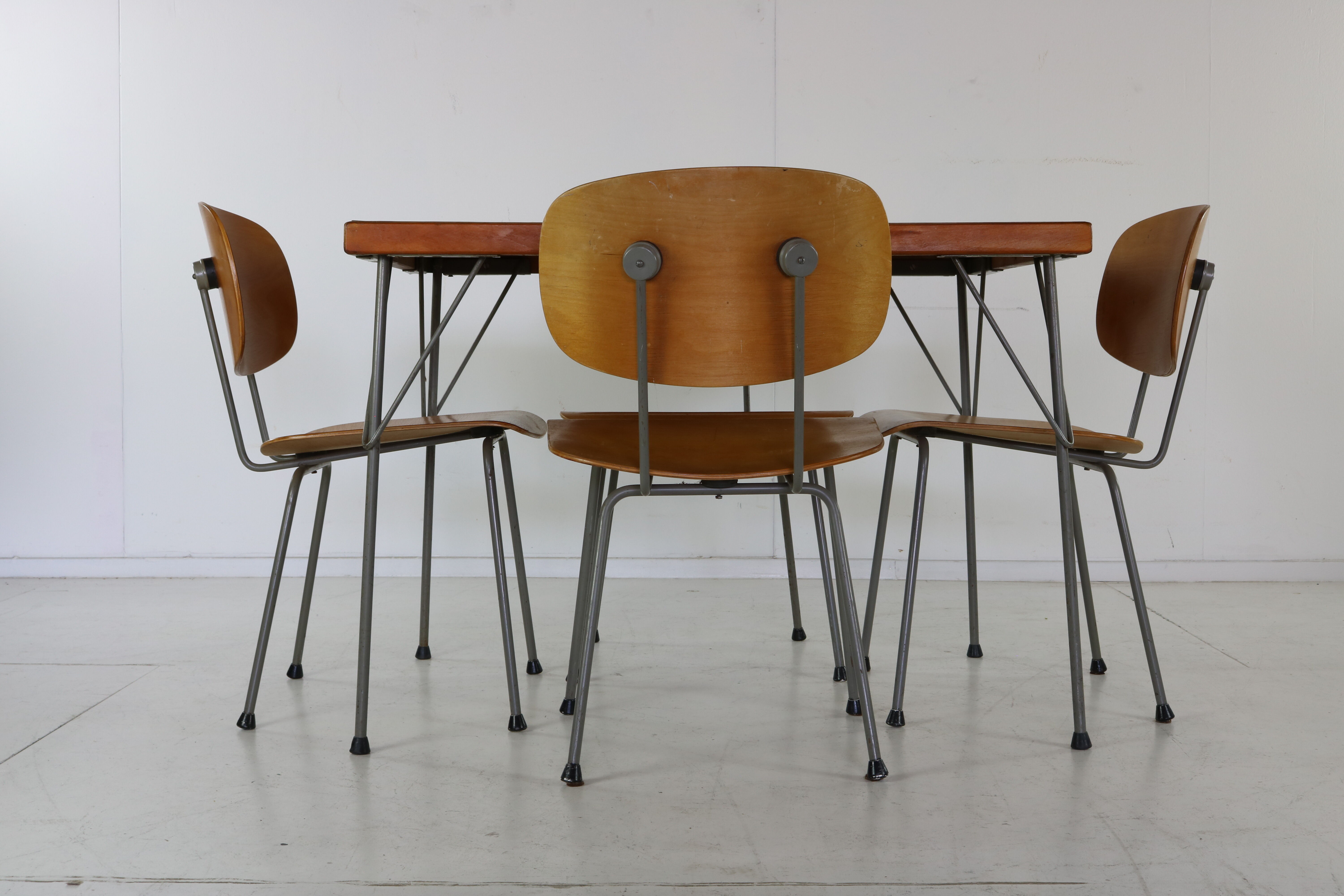 Dutch design dining set by Rietveld for Gispen Holland