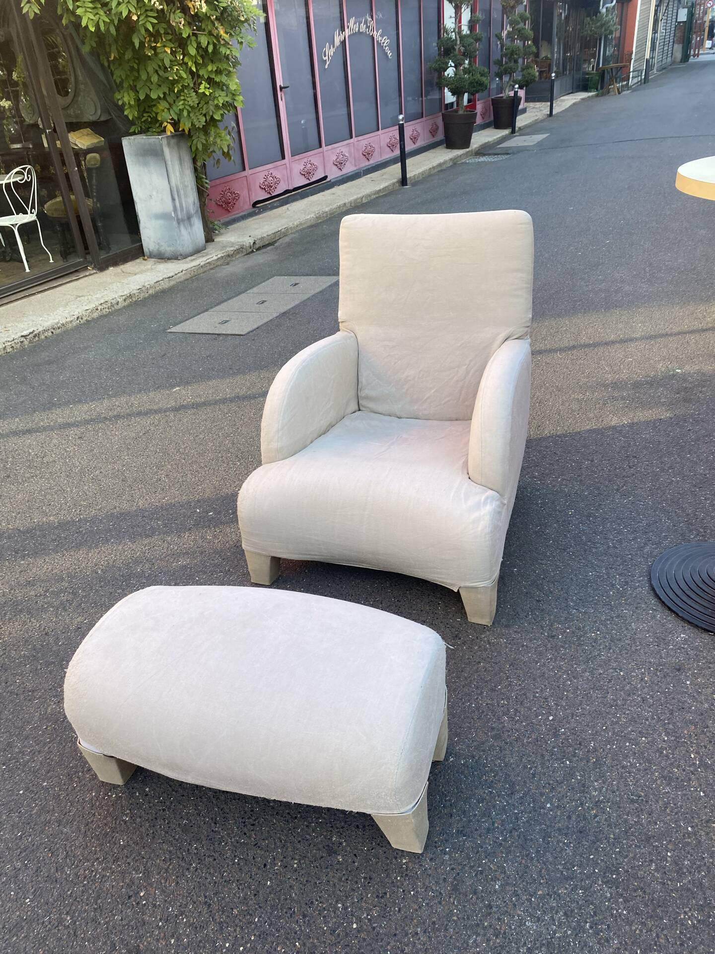 Fouton with its ottoman