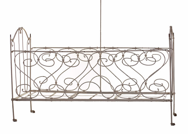 Lit d'enfant pliant avec ciel en fer forgé ou banquette de jardin romantique 19e