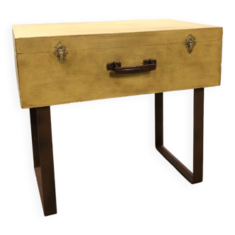 Suitcase console