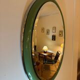 Miroir ovale vintage à cadre bombé laqué vert et miroir bombé