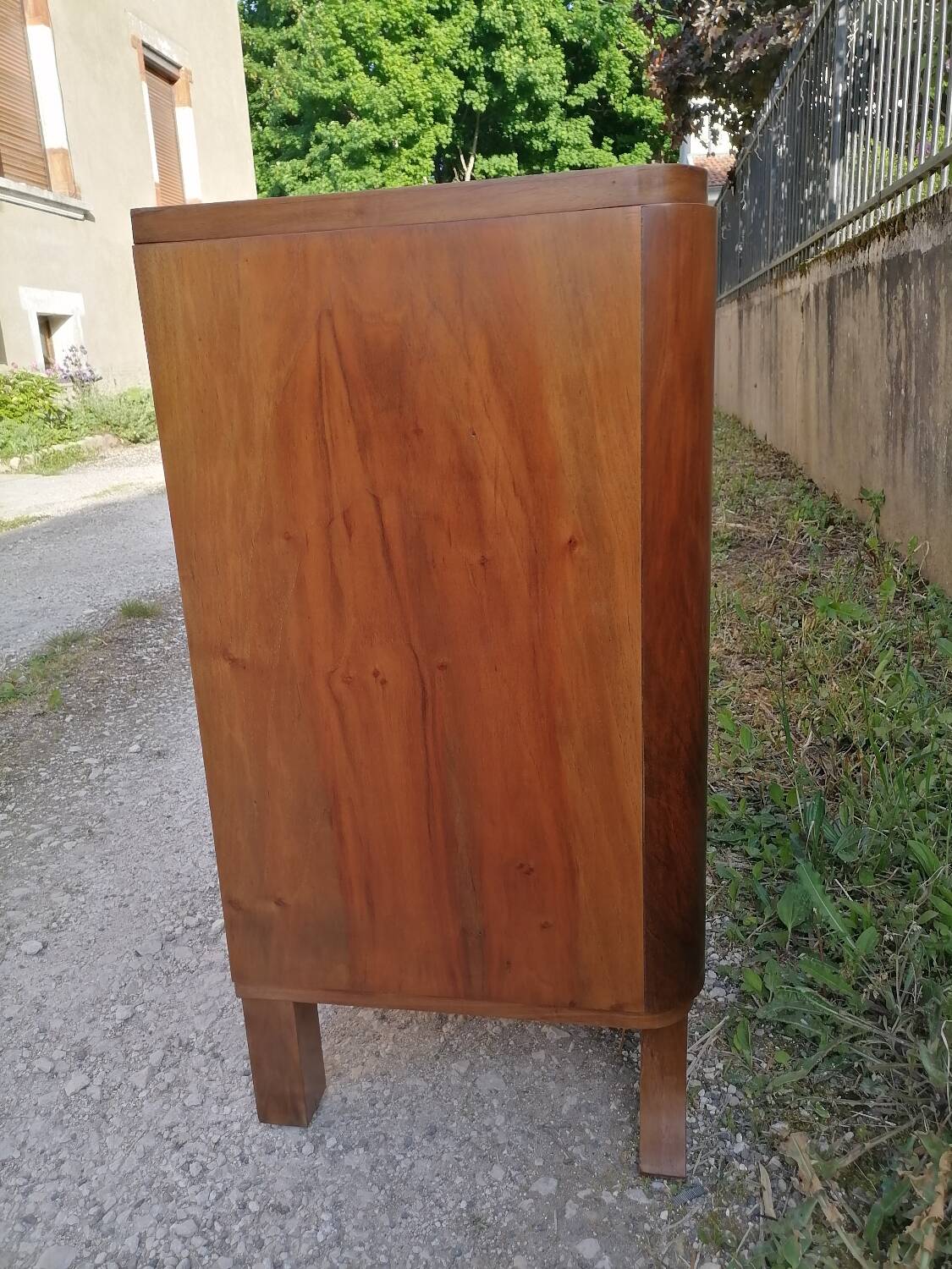 Antique chest of drawers