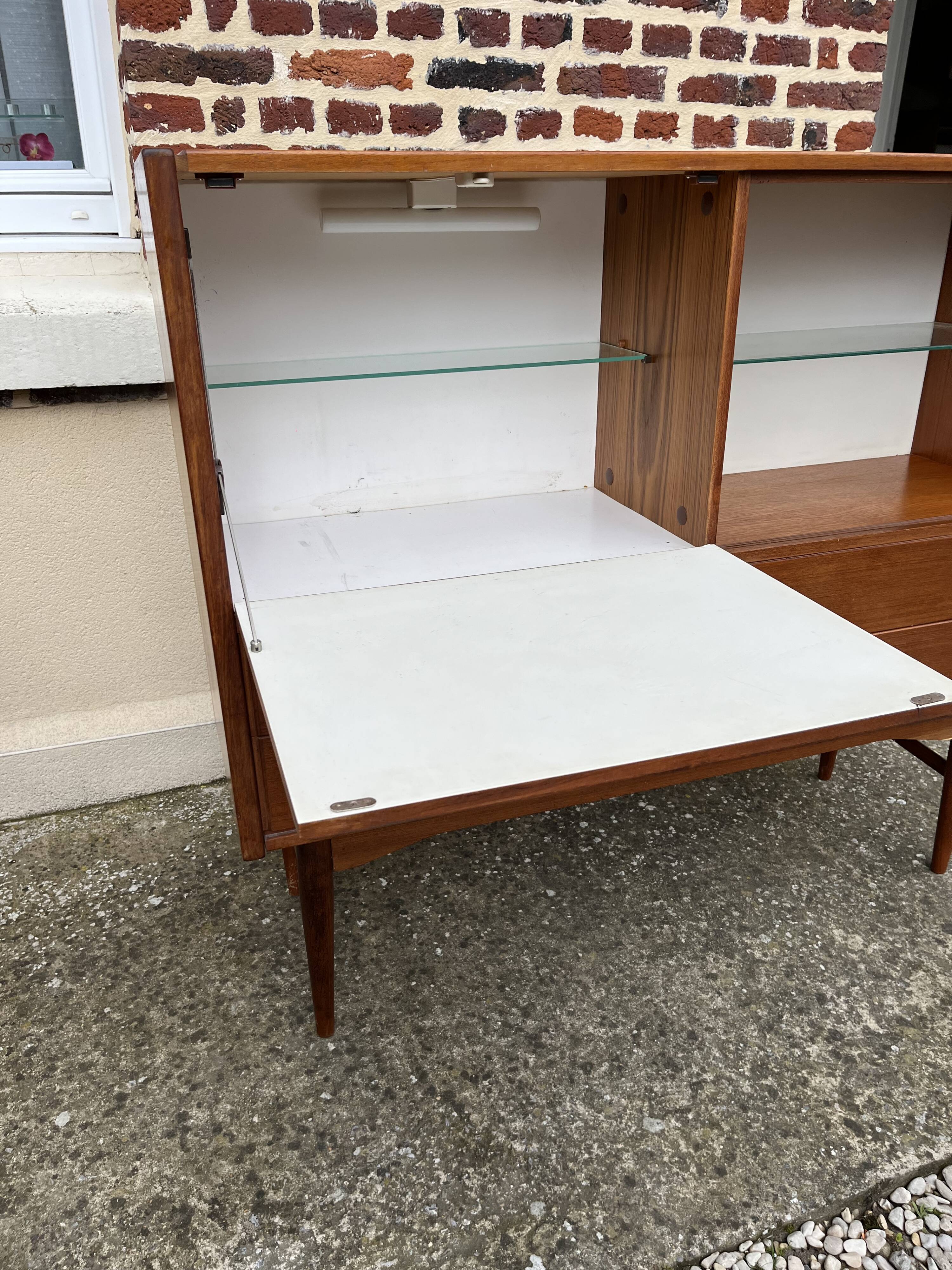 Scandinavian window dresser