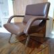 Deux fauteuils cuir et chrome 1970
