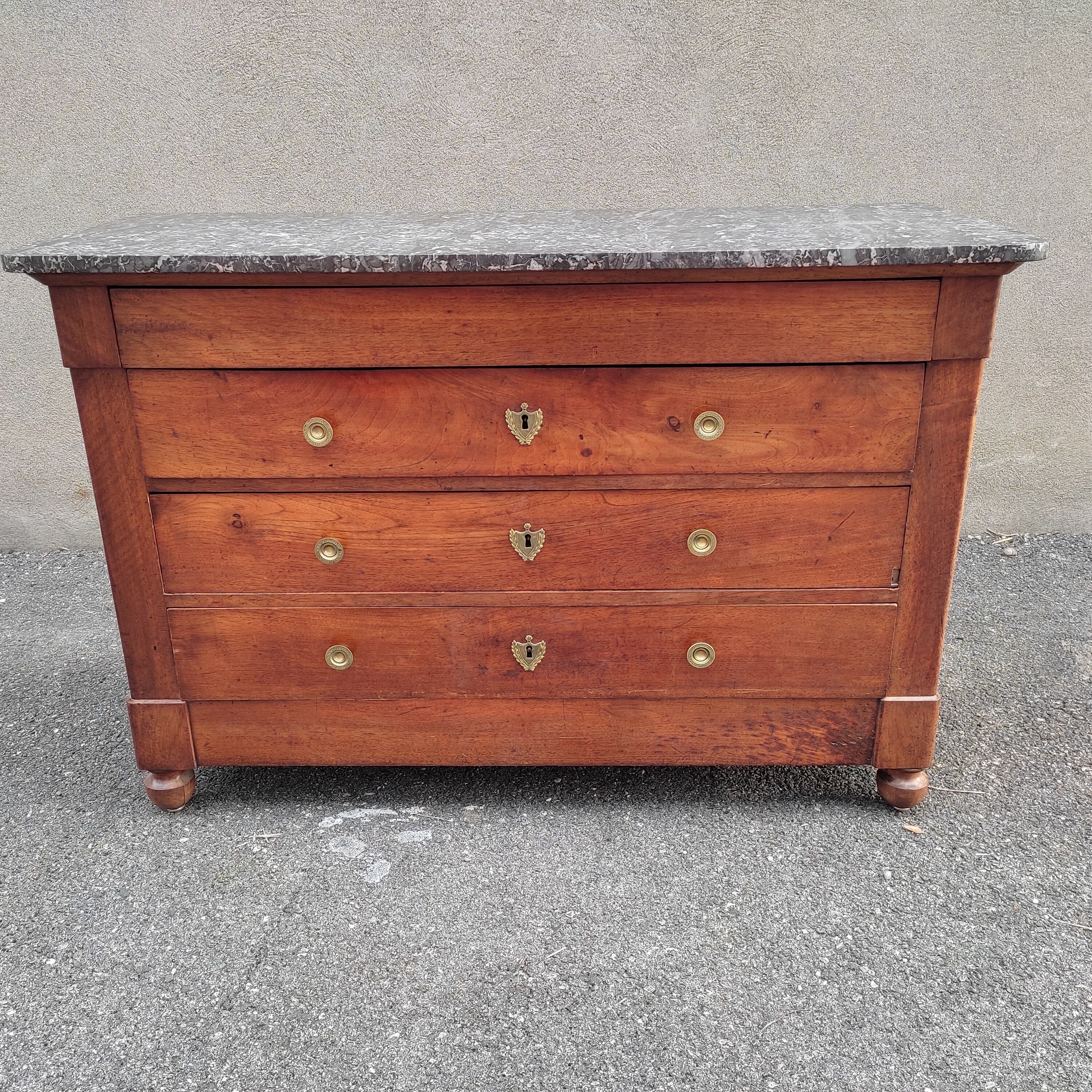 Antique chest of drawers